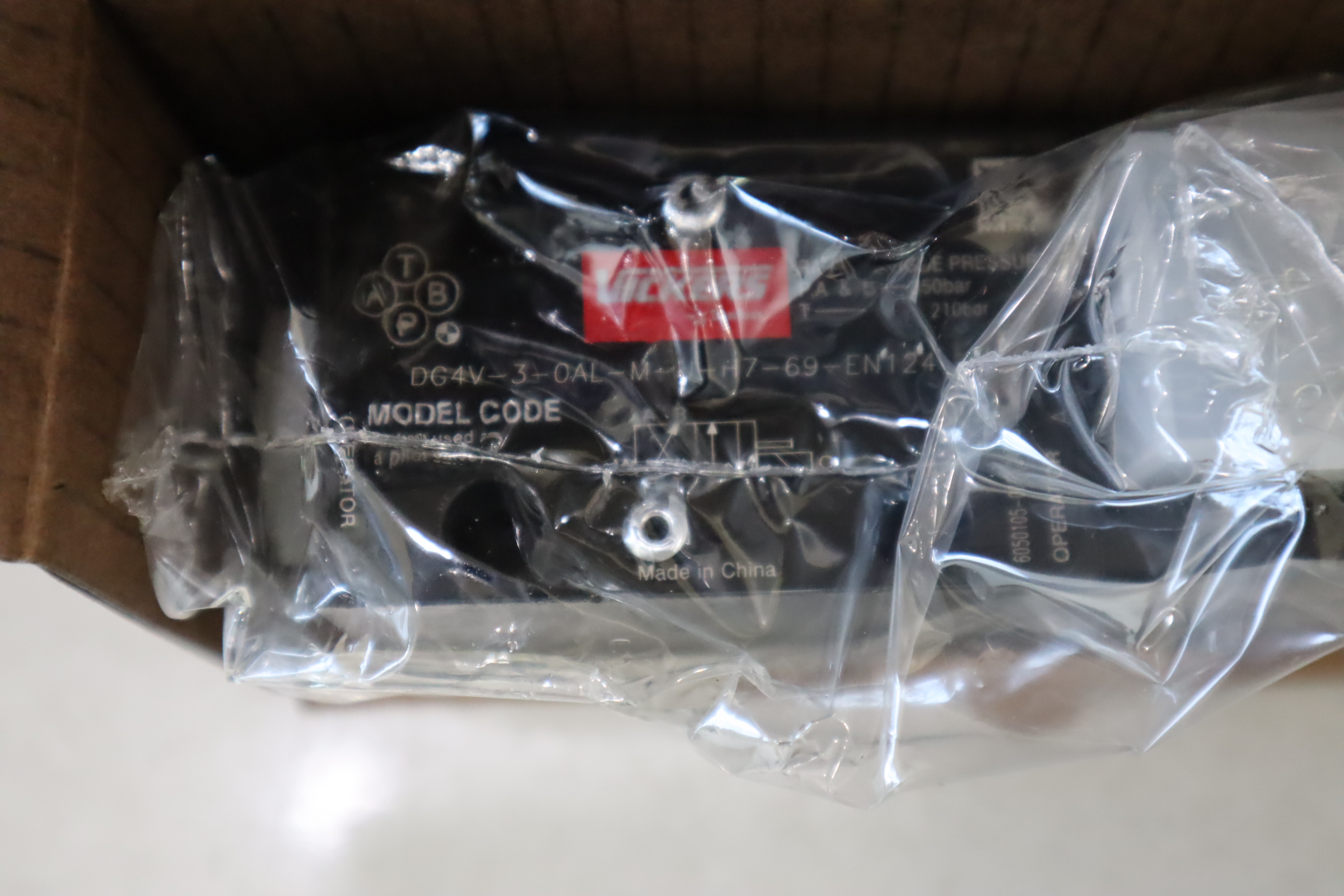 DG4V-3-OAL-M-U-H7-69-EN124 6050105-002威格士VICKERS DANFOSS