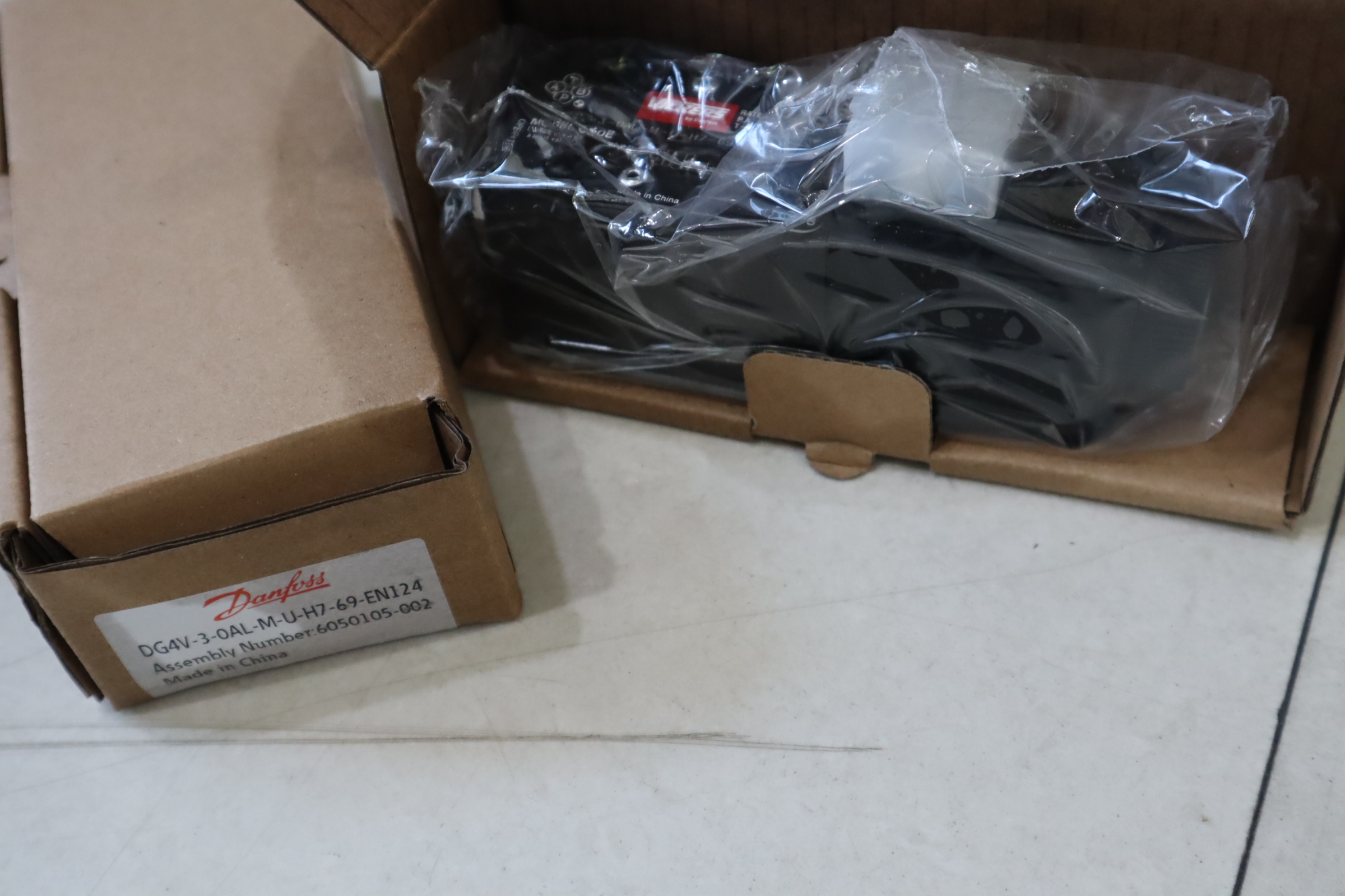 DG4V-3-OAL-M-U-H7-69-EN124 6050105-002威格士VICKERS DANFOSS