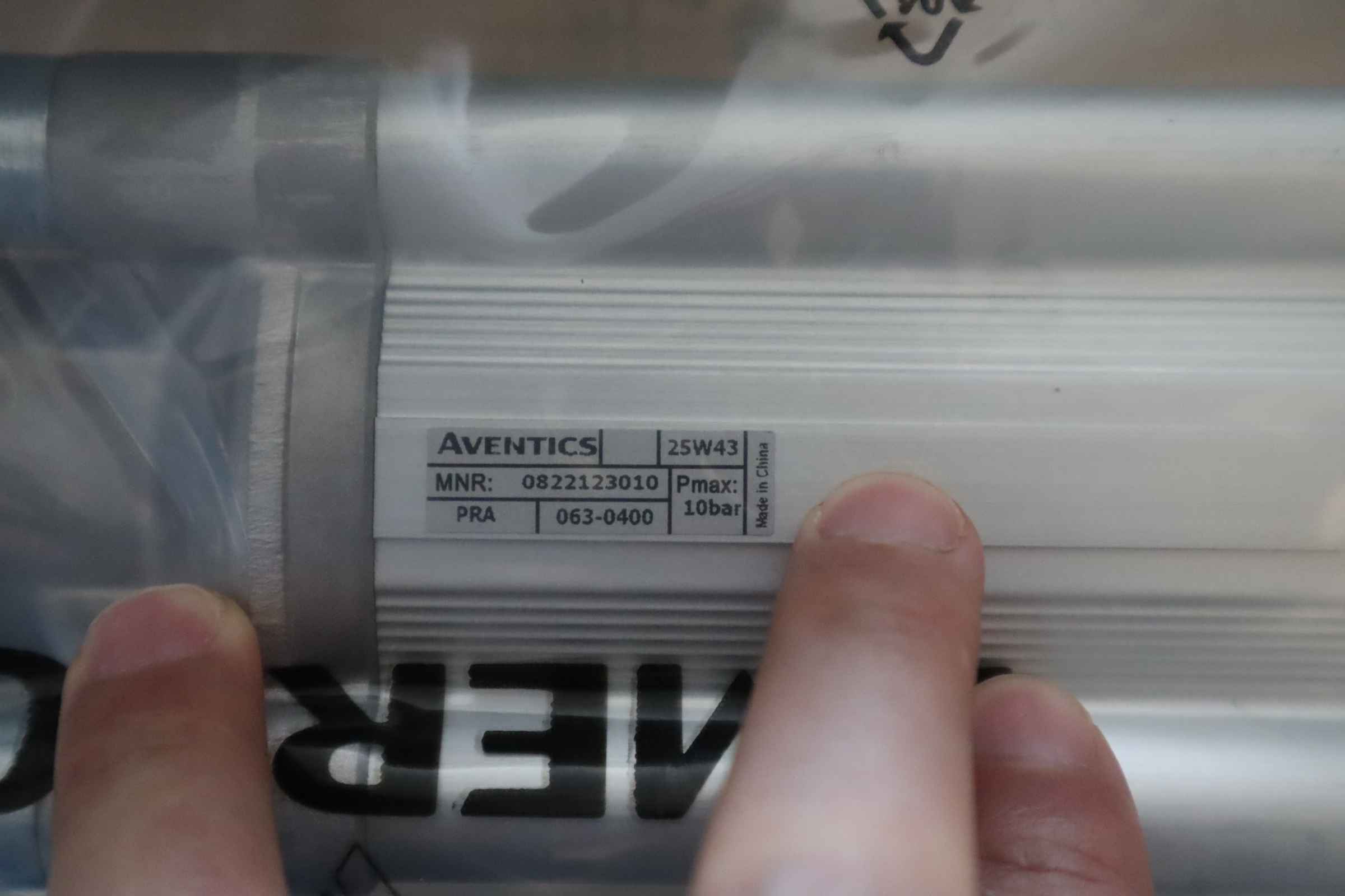 0822123010 063-0400 德国AVENTICS安沃驰气缸