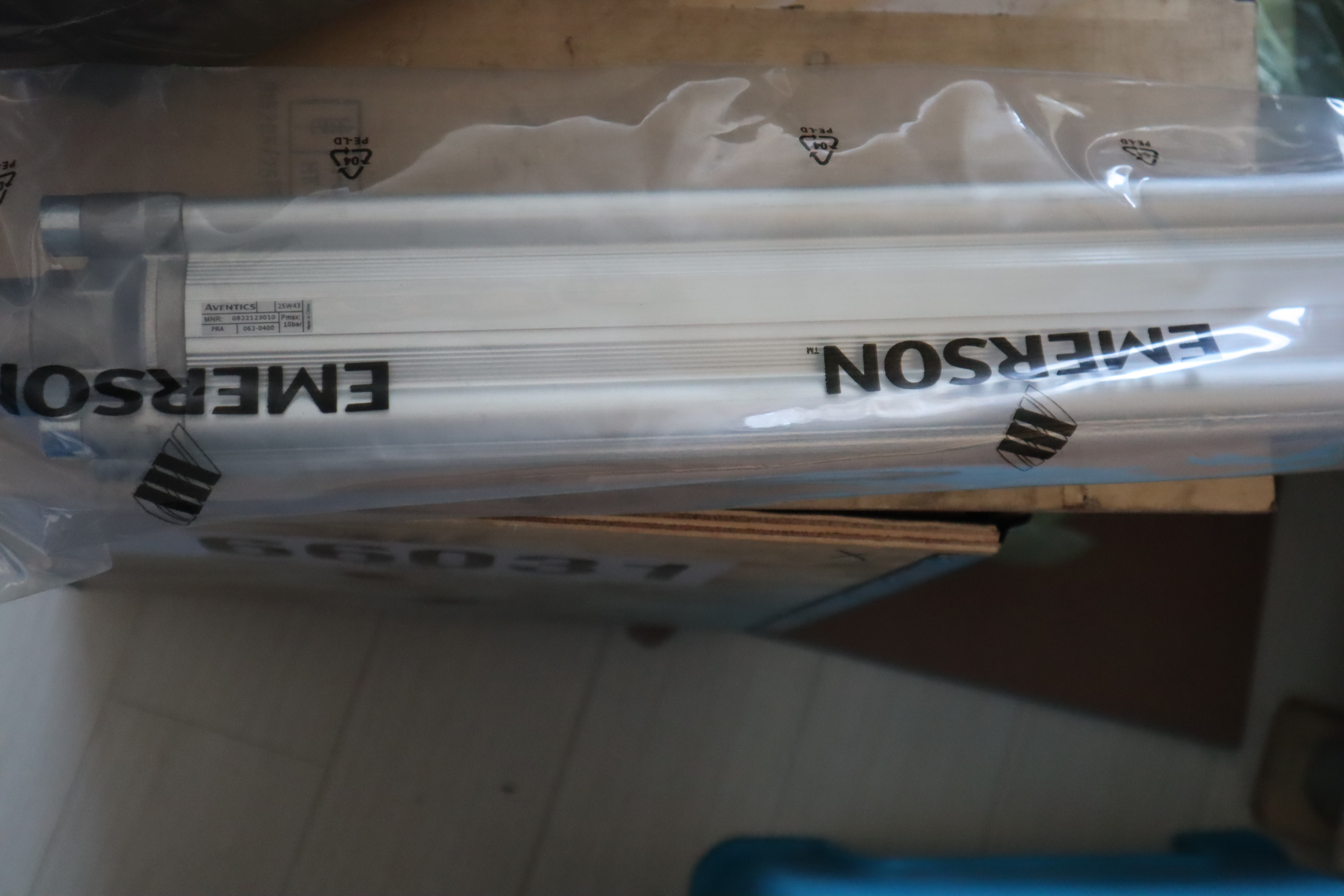 0822123010 063-0400 德国AVENTICS安沃驰气缸