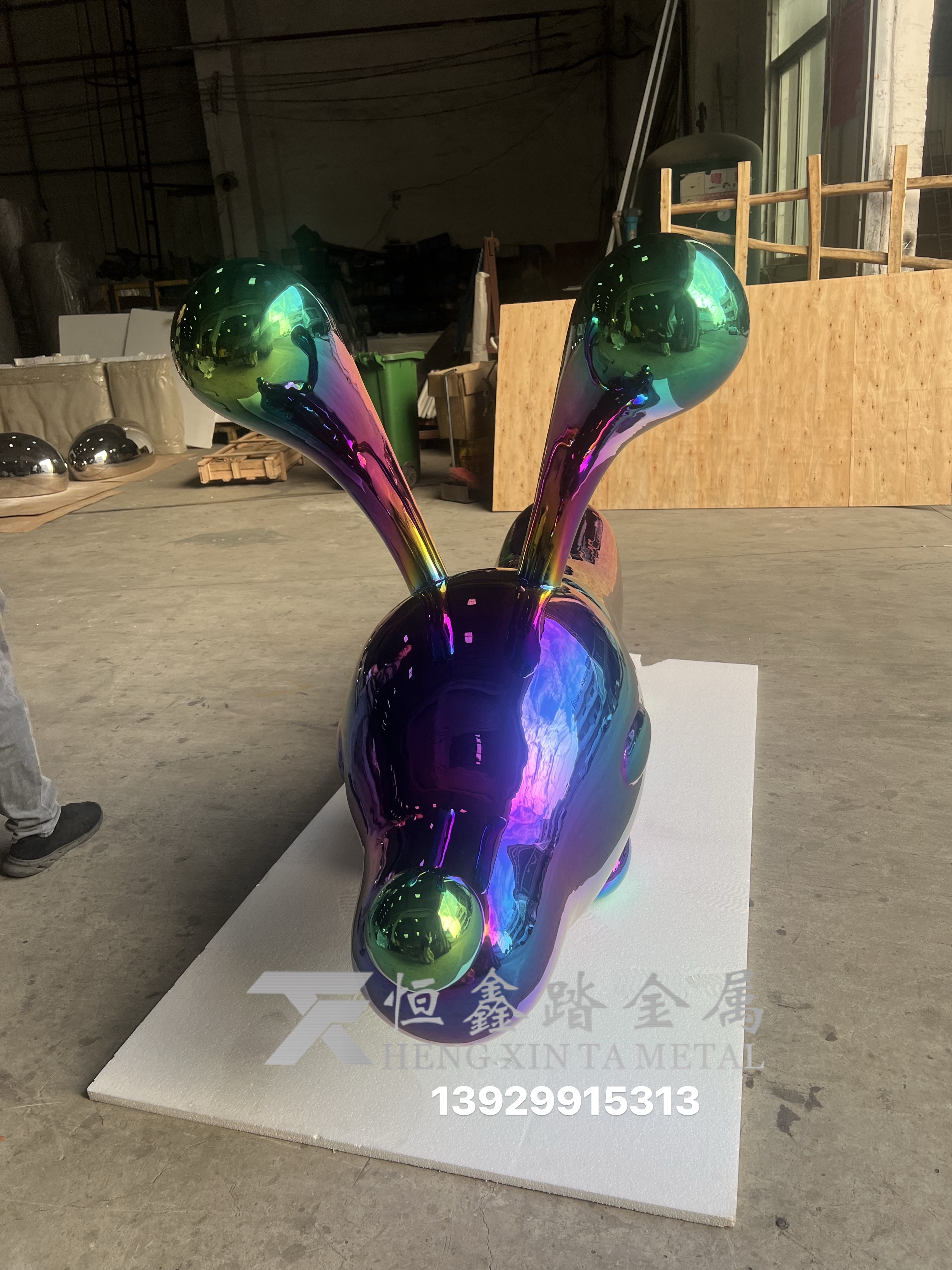 美陈装置不锈钢狗雕塑 绚丽公园景观不锈钢雕塑狗