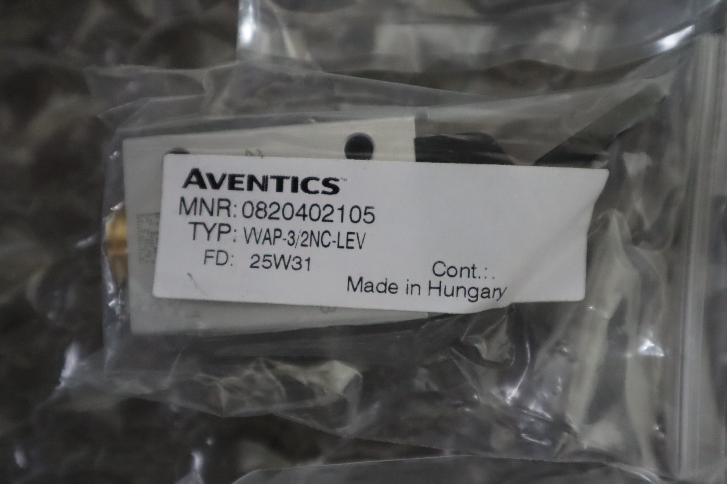 0820402105 VVAP-3/2NC-LEV 德国安沃驰AVENTICS 气动阀