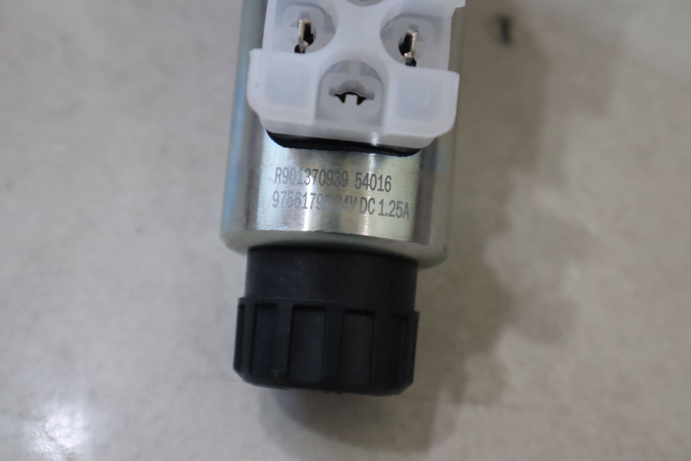 M-2SEW6N3X/420MG24N9K4 R900569808 德国力士乐REXROTH电磁球阀