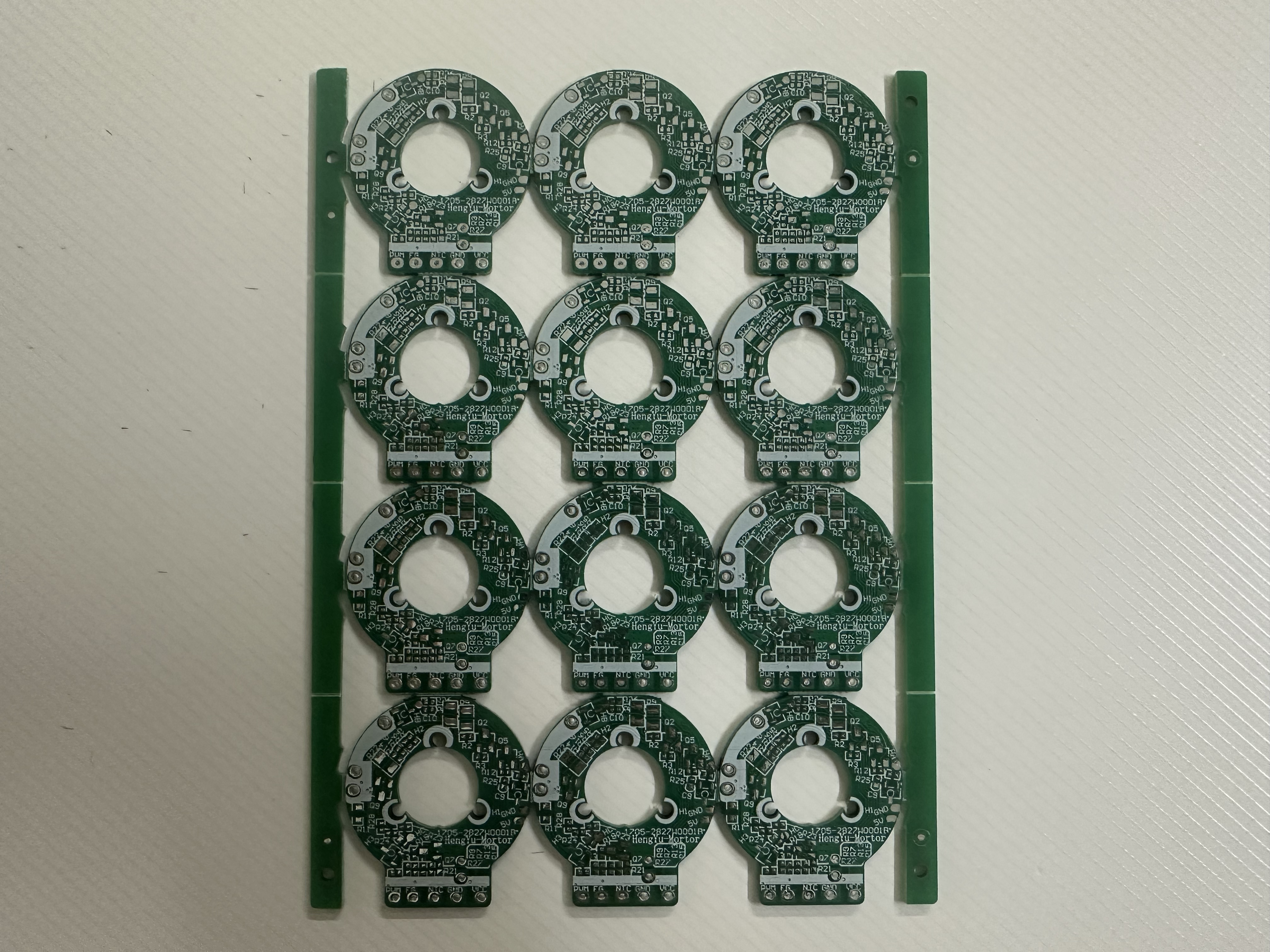 L4FR-4阻燃环保无铅喷锡绿油白字沉铜1.0孔铜20u线路板注重品质