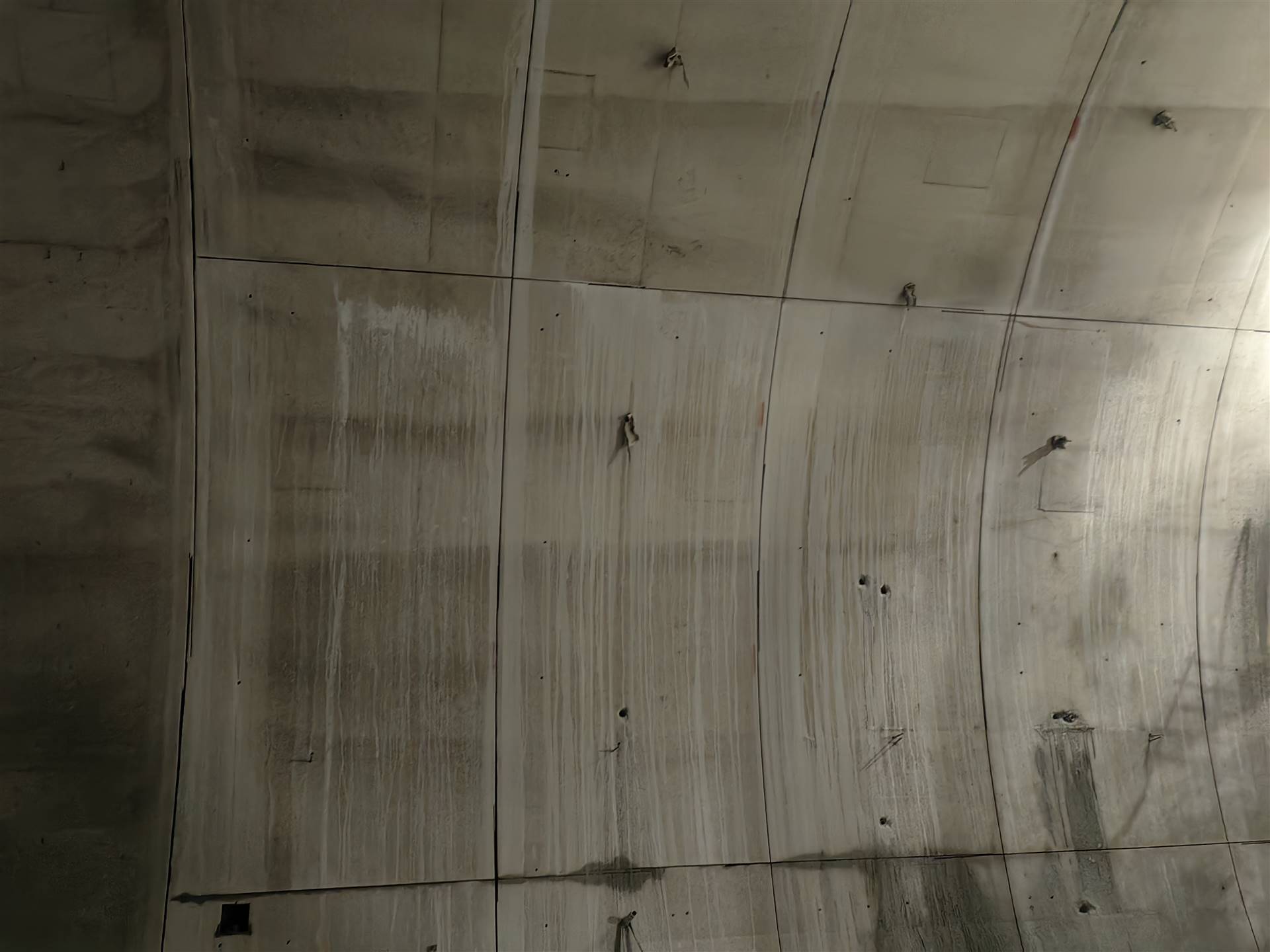 湛江隧道空洞修复处理二衬切割