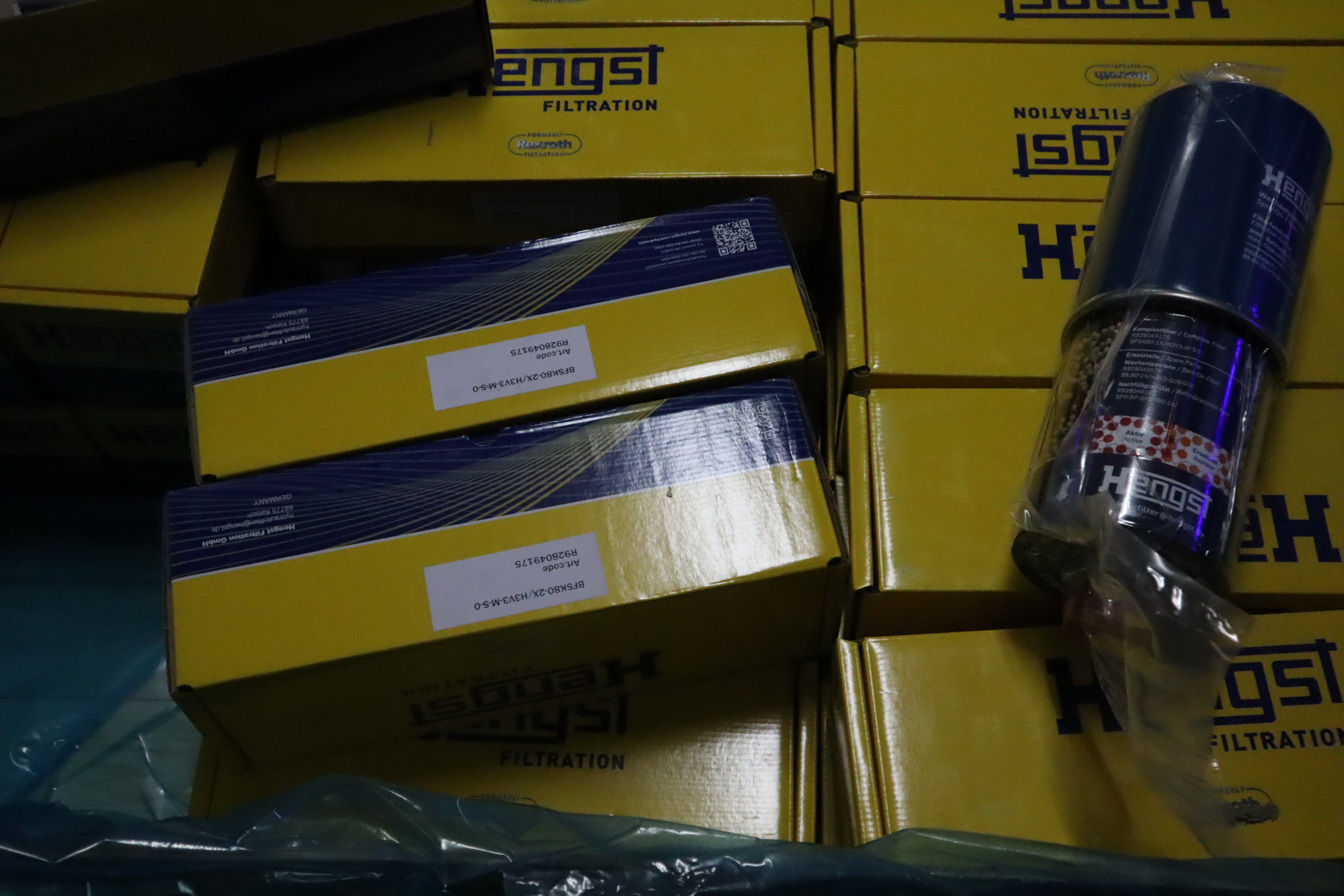 R928049576 交换缸筒 89.80-2X/H3V3-S00-0-M HENGST汉格斯特滤芯