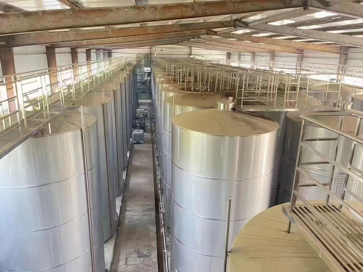 友聚 非标定制 二手不锈钢储罐 白钢白酒葡萄酒储酒罐 流体设备