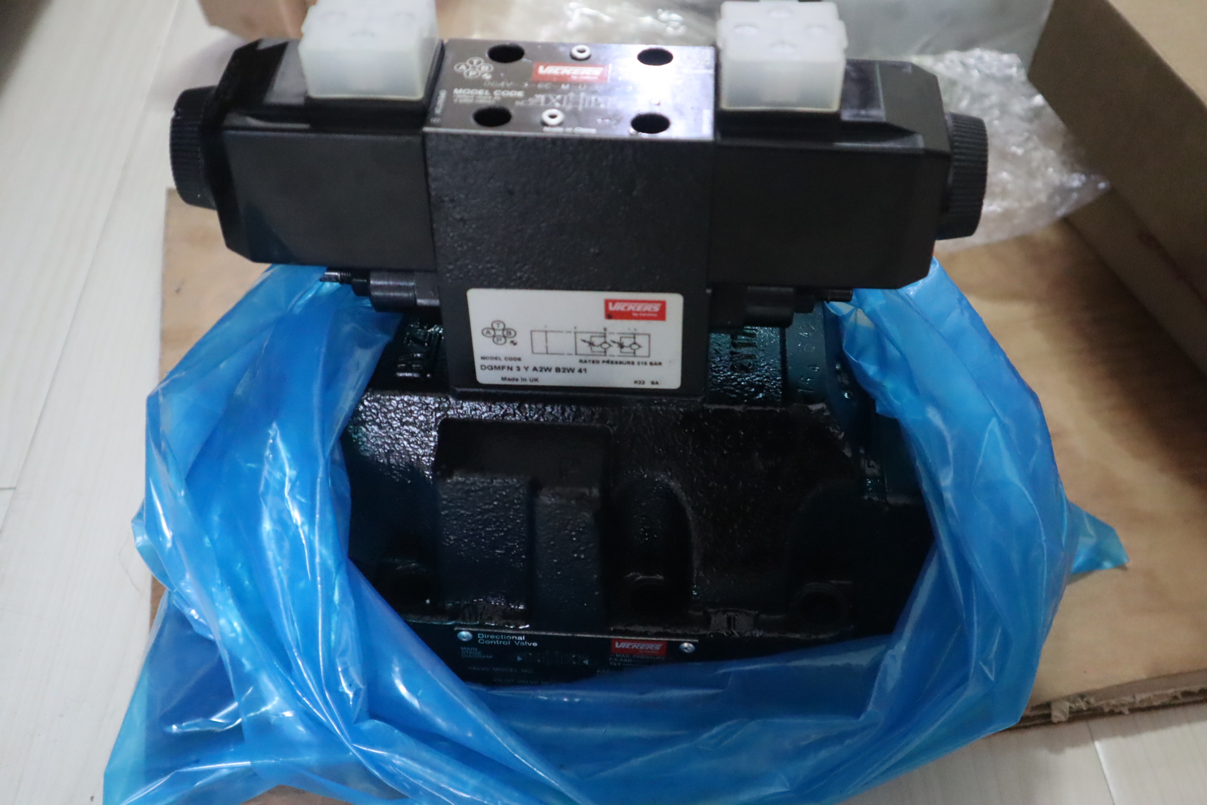 DG5V-8-H-2C-T-M-U-H-10 02-330420 威格士VICKERS丹佛斯DANFOSS阀