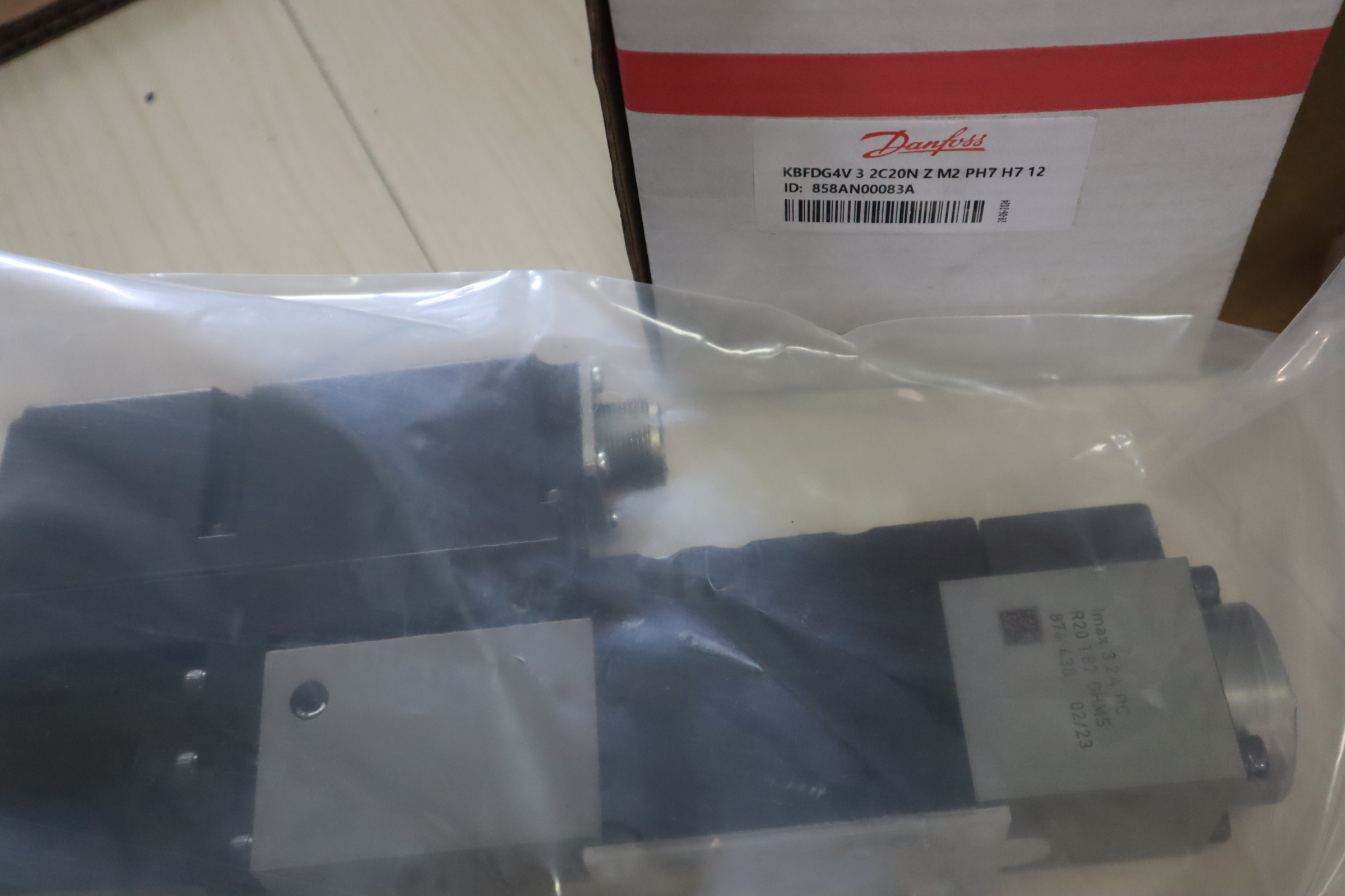 KBFDG4V 3 2C20N Z M2 PH7 H7 12 858AN00083A威格士VICKERS 