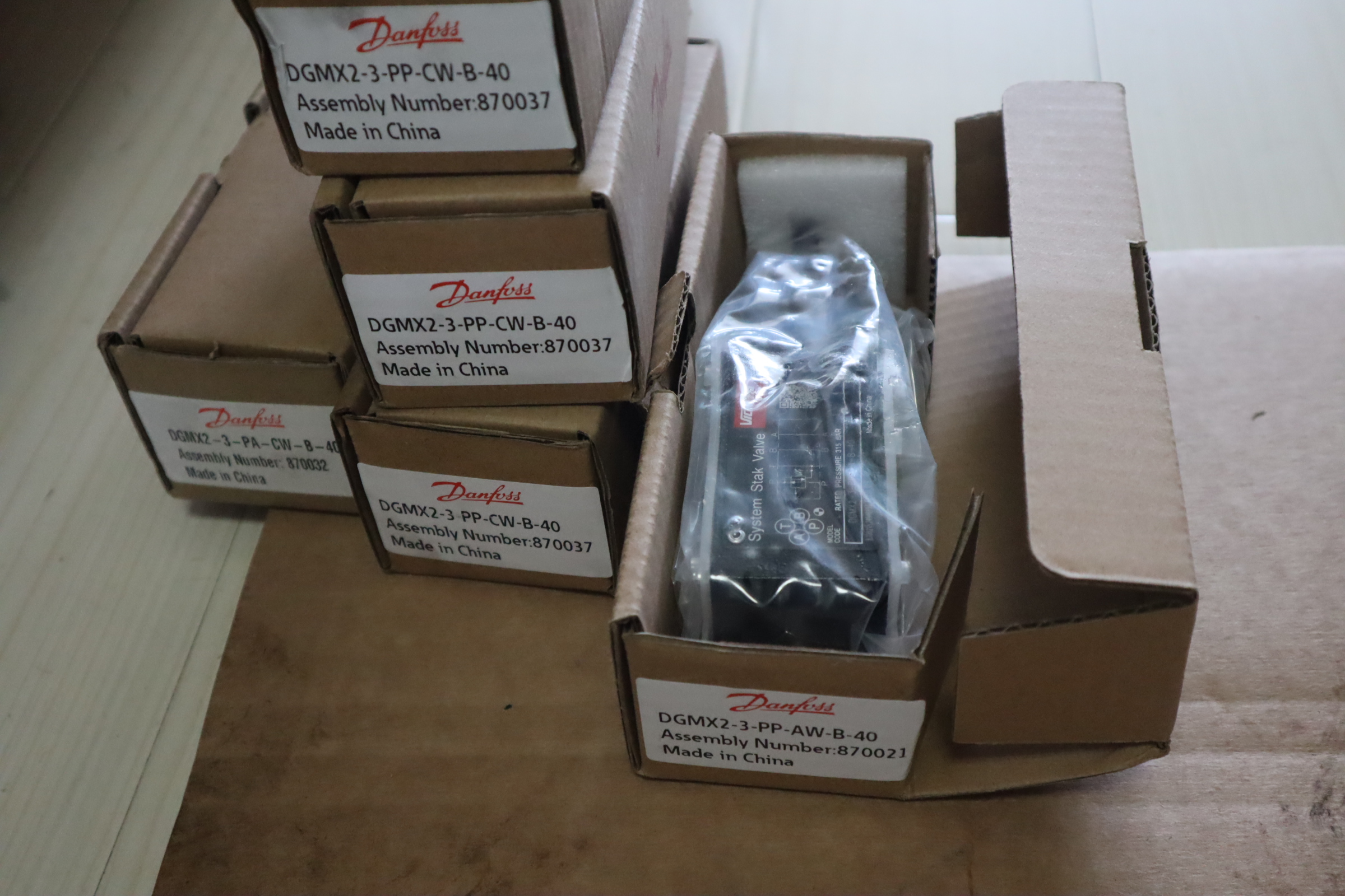 DGMX2-3-PP-AW-B-40 870021 威格士VICKERS丹佛斯DANFOSS减压阀