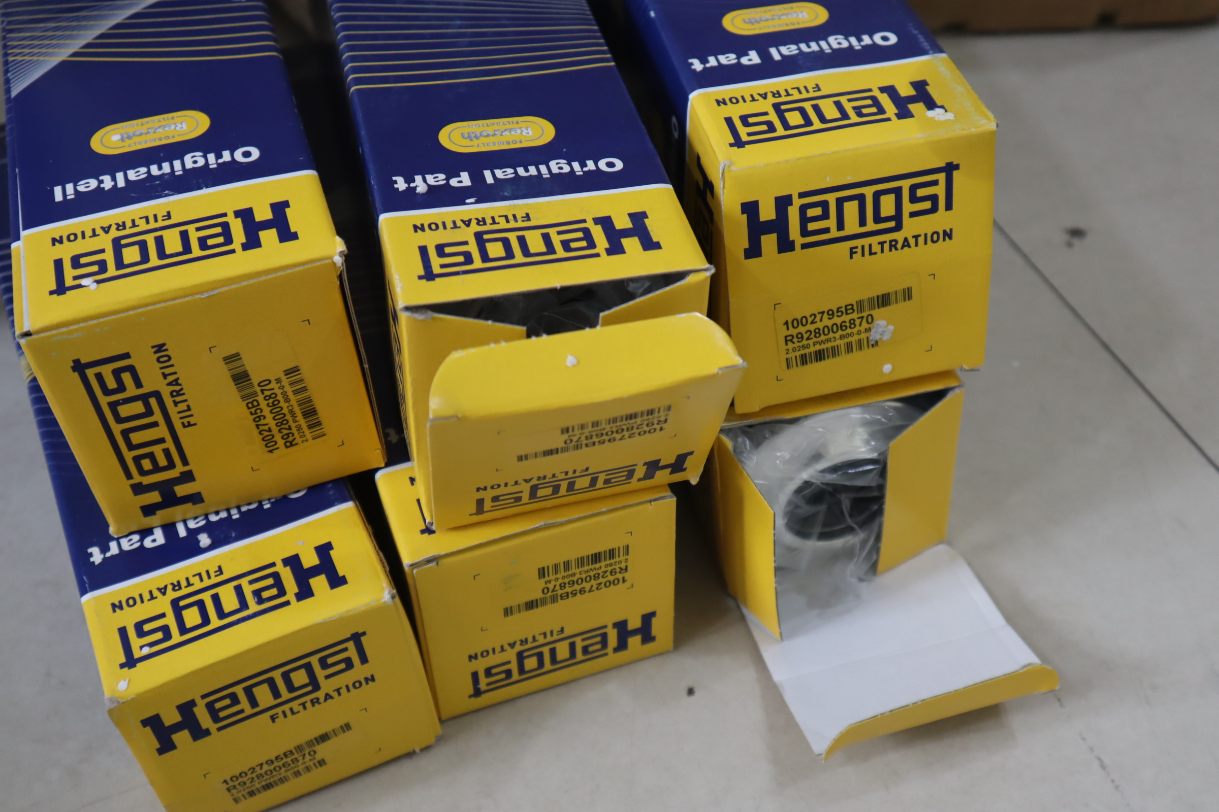 R928006870  2.0250 PWR3-B00-0-M 1002795B 汉格斯特HENGST滤芯