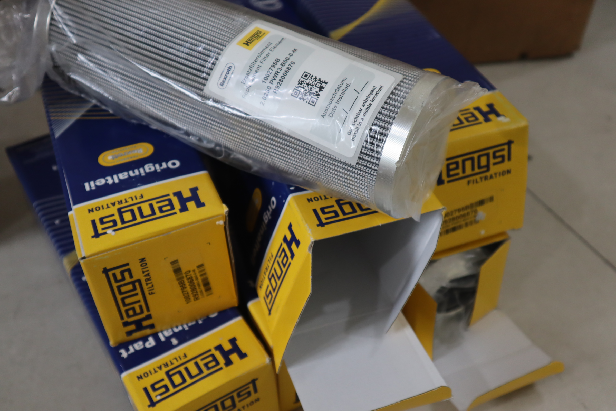 R928006870  2.0250 PWR3-B00-0-M 1002795B 汉格斯特HENGST滤芯