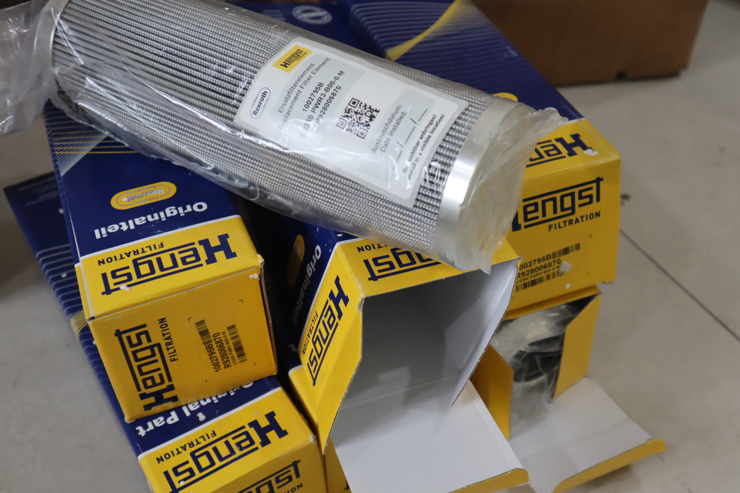 R928006870  2.0250 PWR3-B00-0-M 1002795B 汉格斯特HENGST滤芯