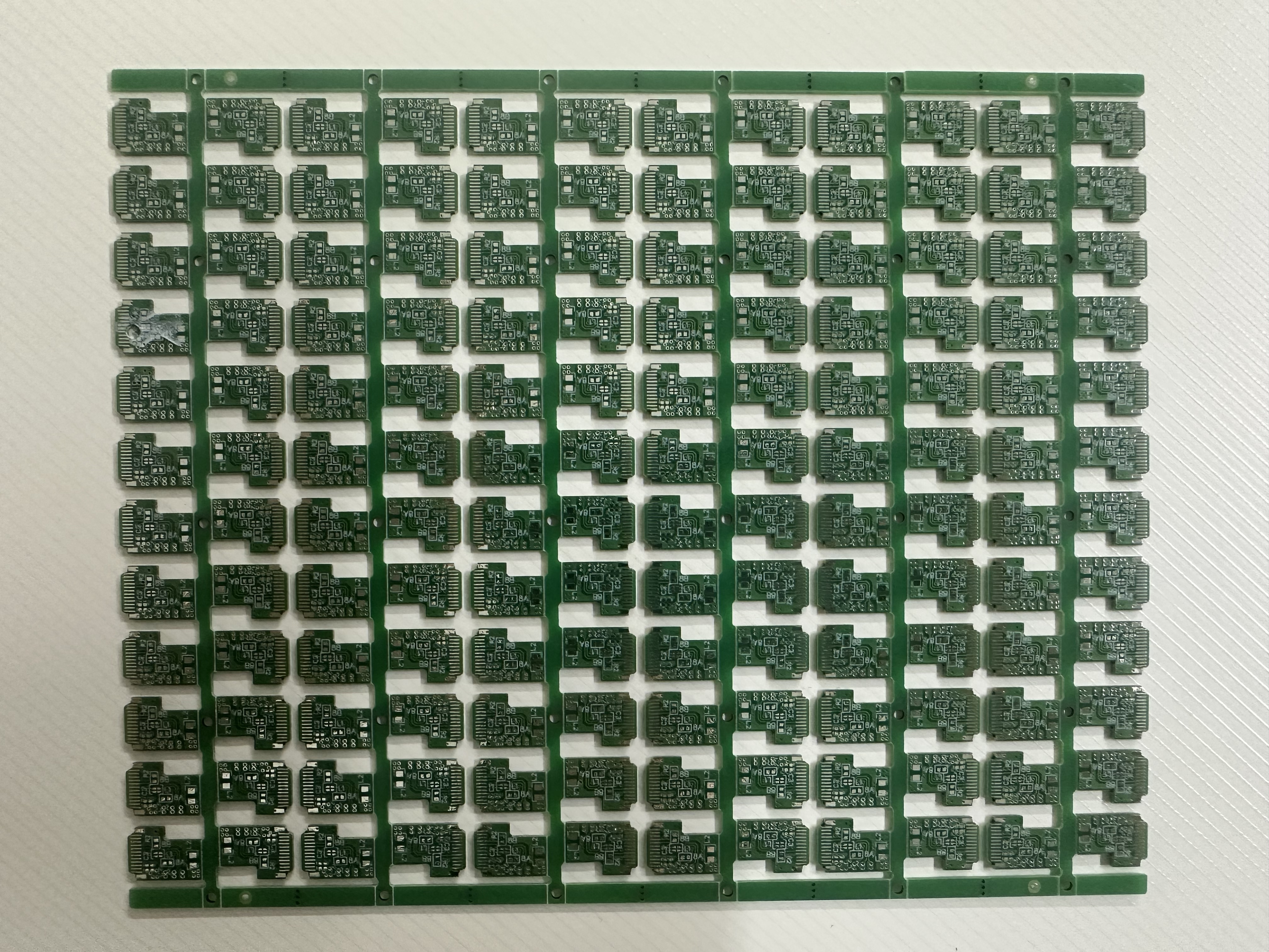 绿油白字L4层1.0无铅喷锡铜厚1.0ozPCB线路板工厂直销厂家定制