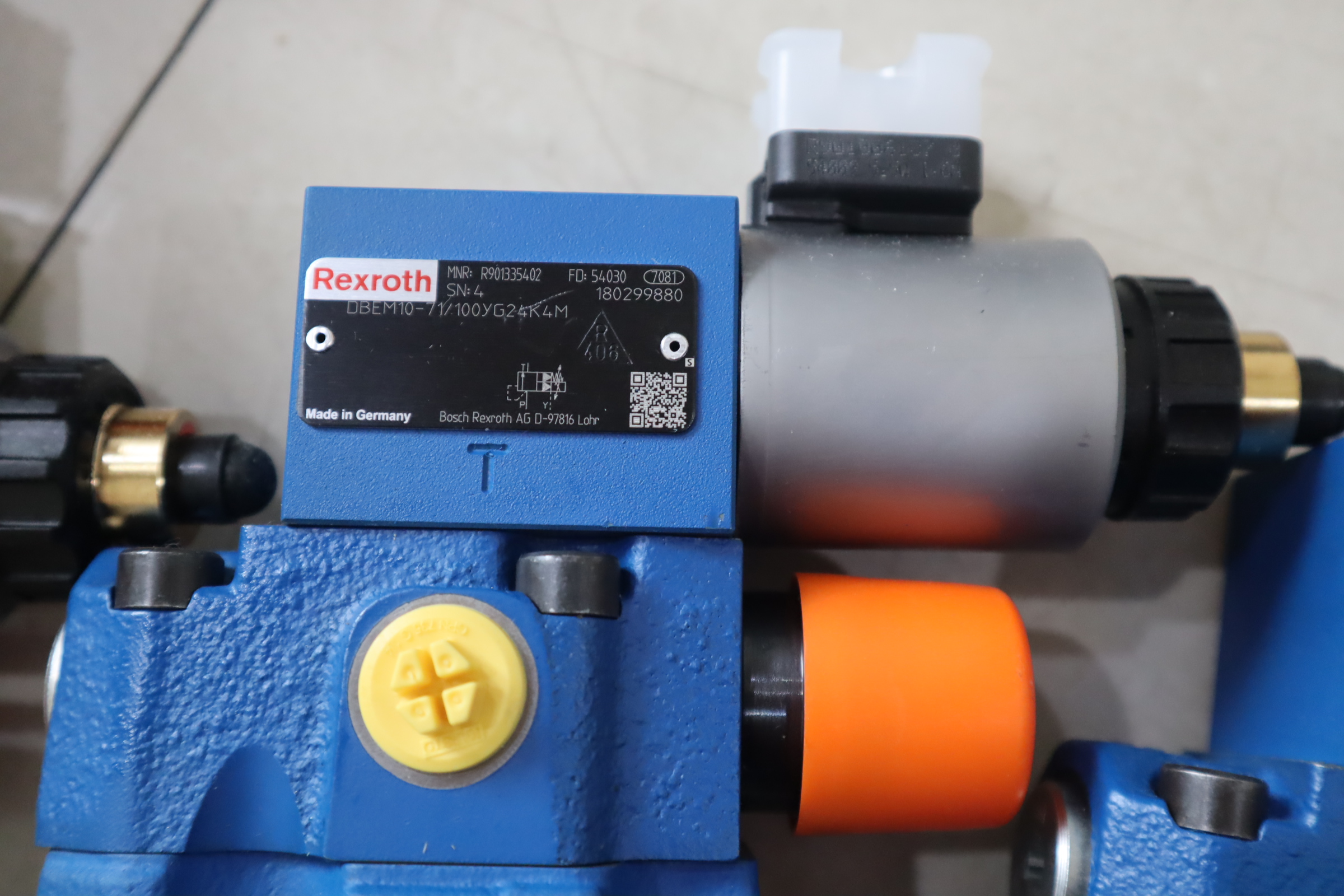 DBEM10-71/100YG24K4M R901335402 力士乐REXROTH比例溢流阀