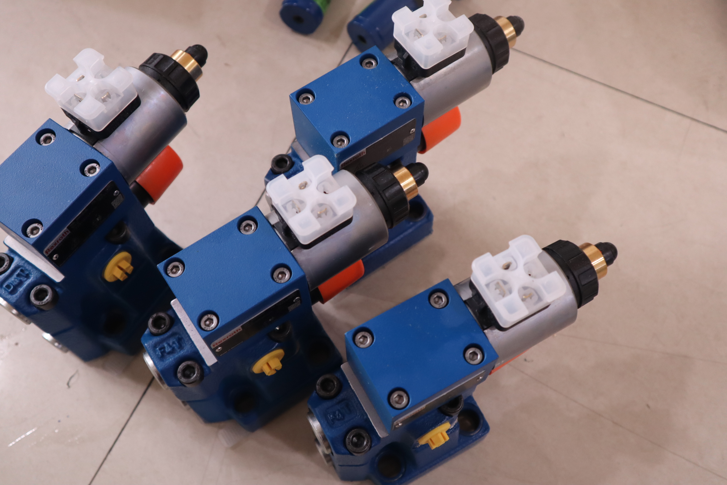 DBEM10-71/200YG24K4M R901335400 德国力士乐REXROTH比例溢流阀