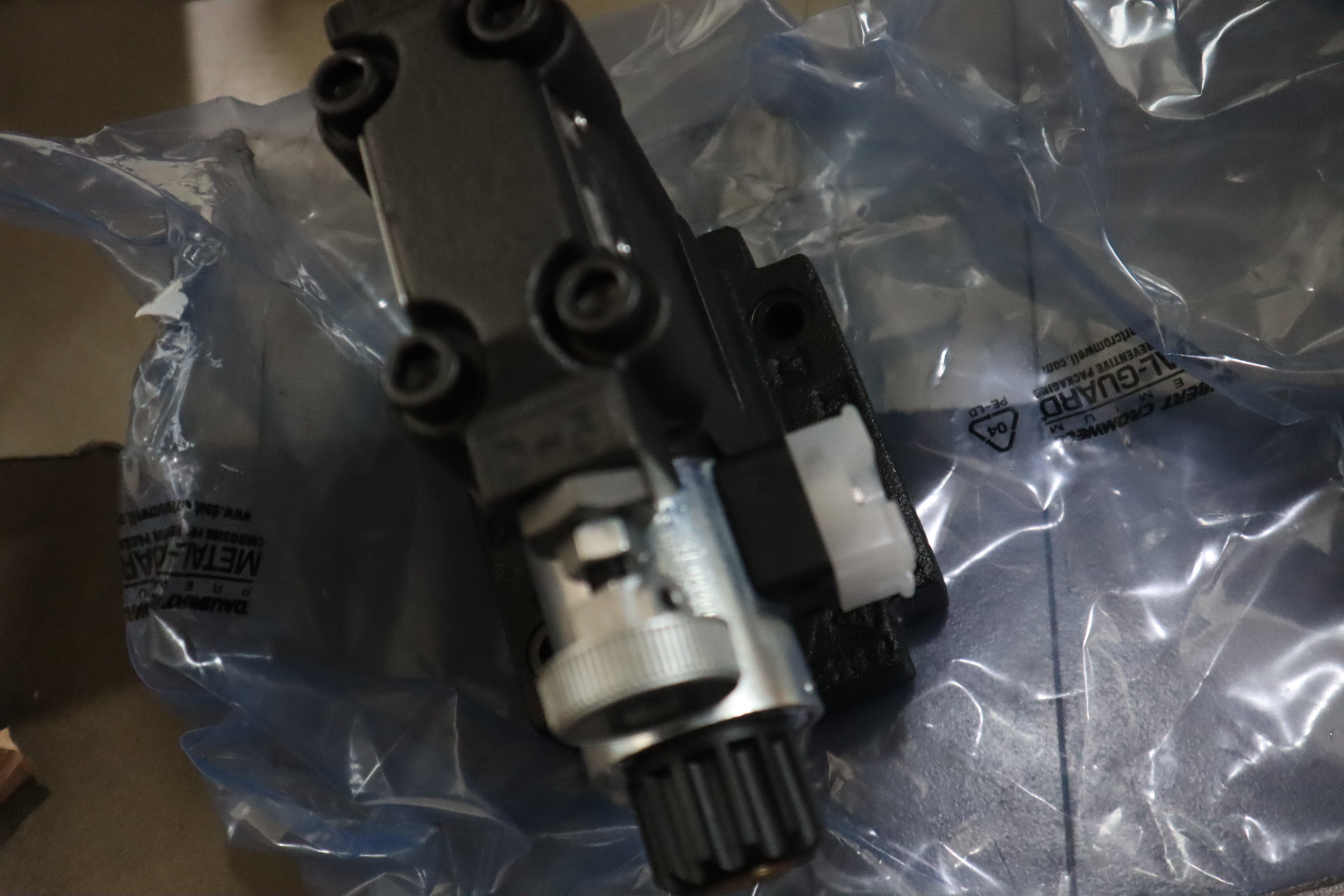 026-36821-H R4V06-5351009G0QA125031 派克PARKER丹尼逊DENISON阀