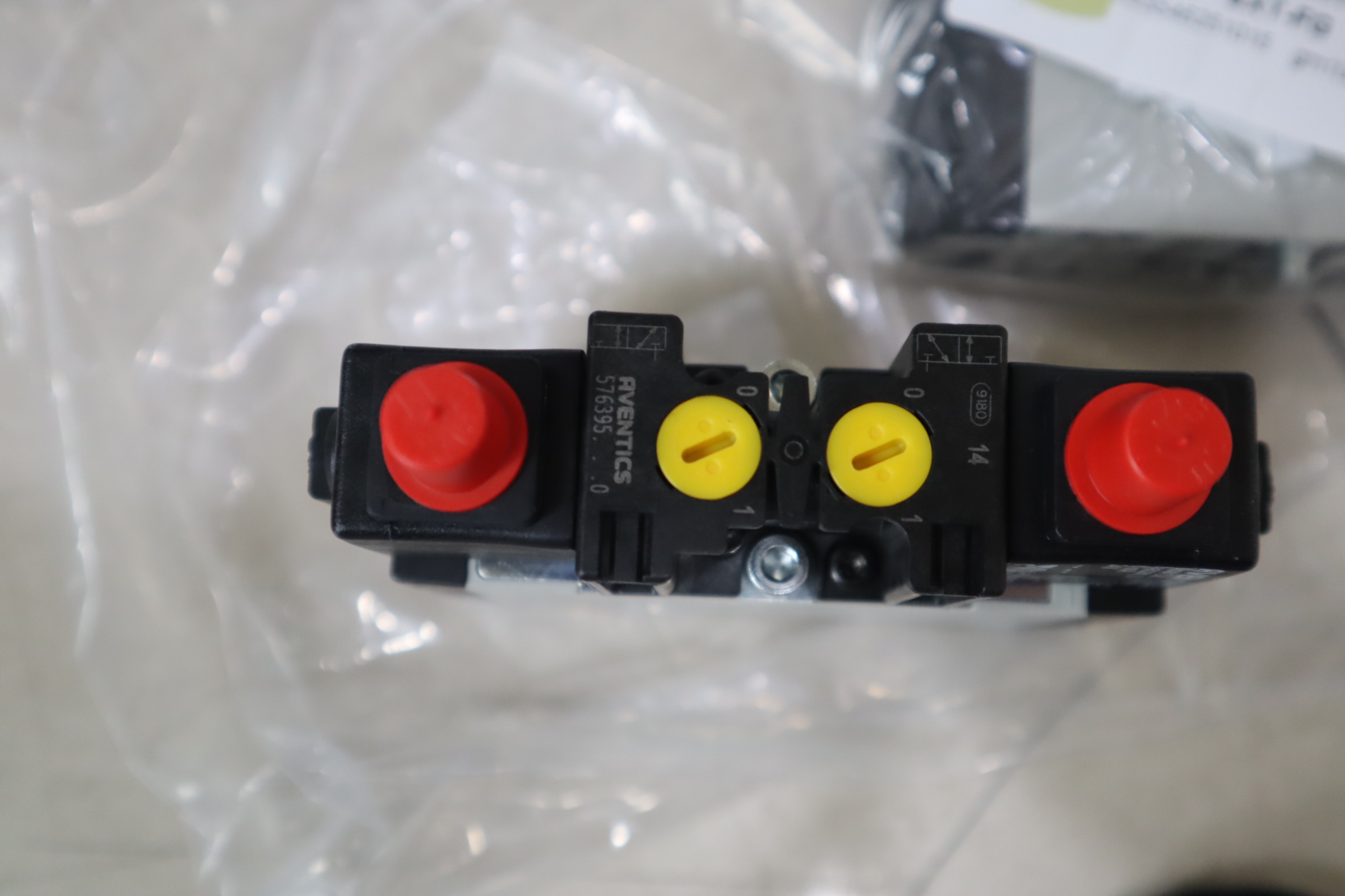 0821300300 63950220 5420930220 安沃驰AVENTICS阀