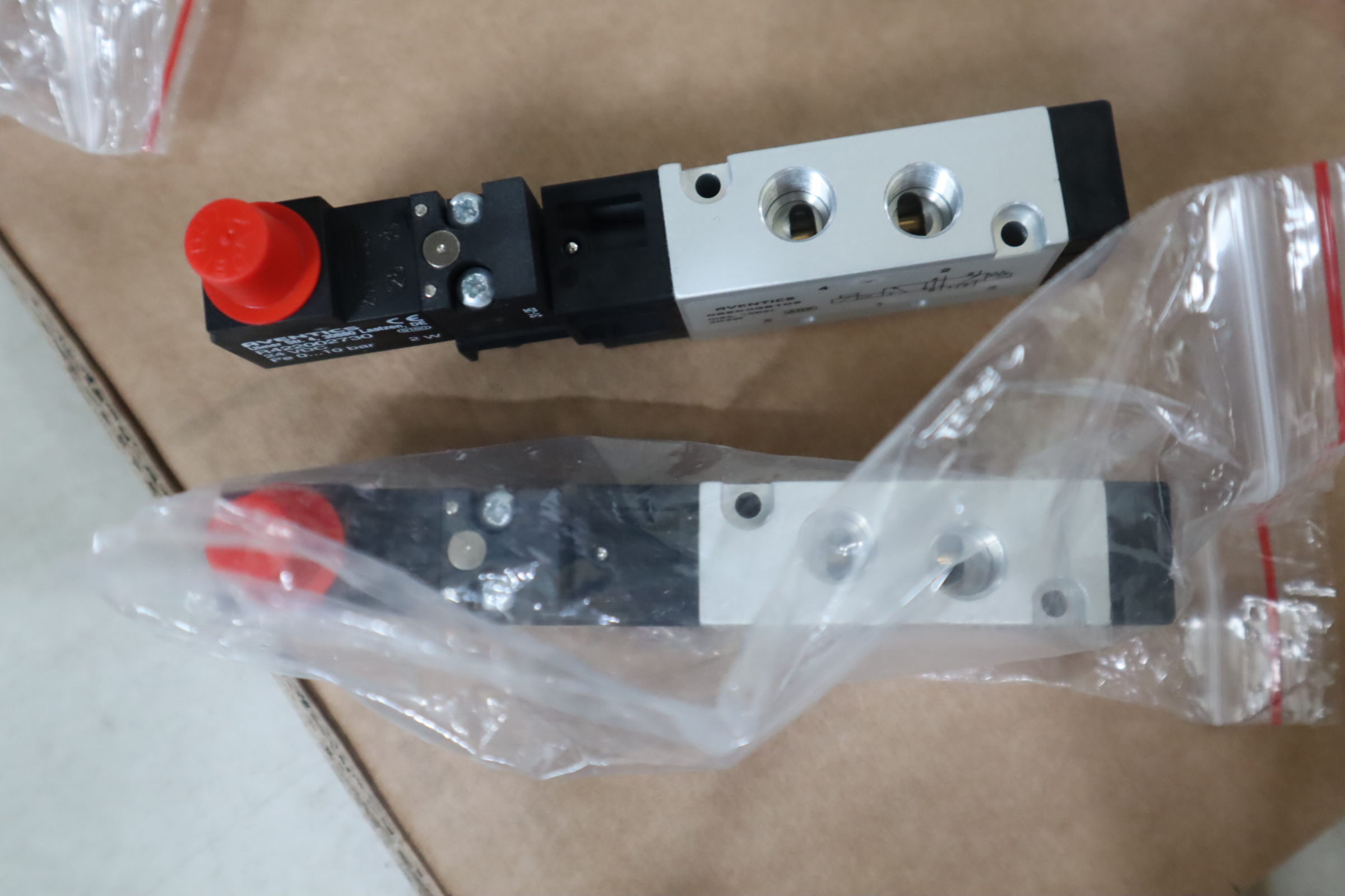 0820038102 R422002730 安沃驰AVENTICS PBHB-LBN 太阳SUN液 气阀