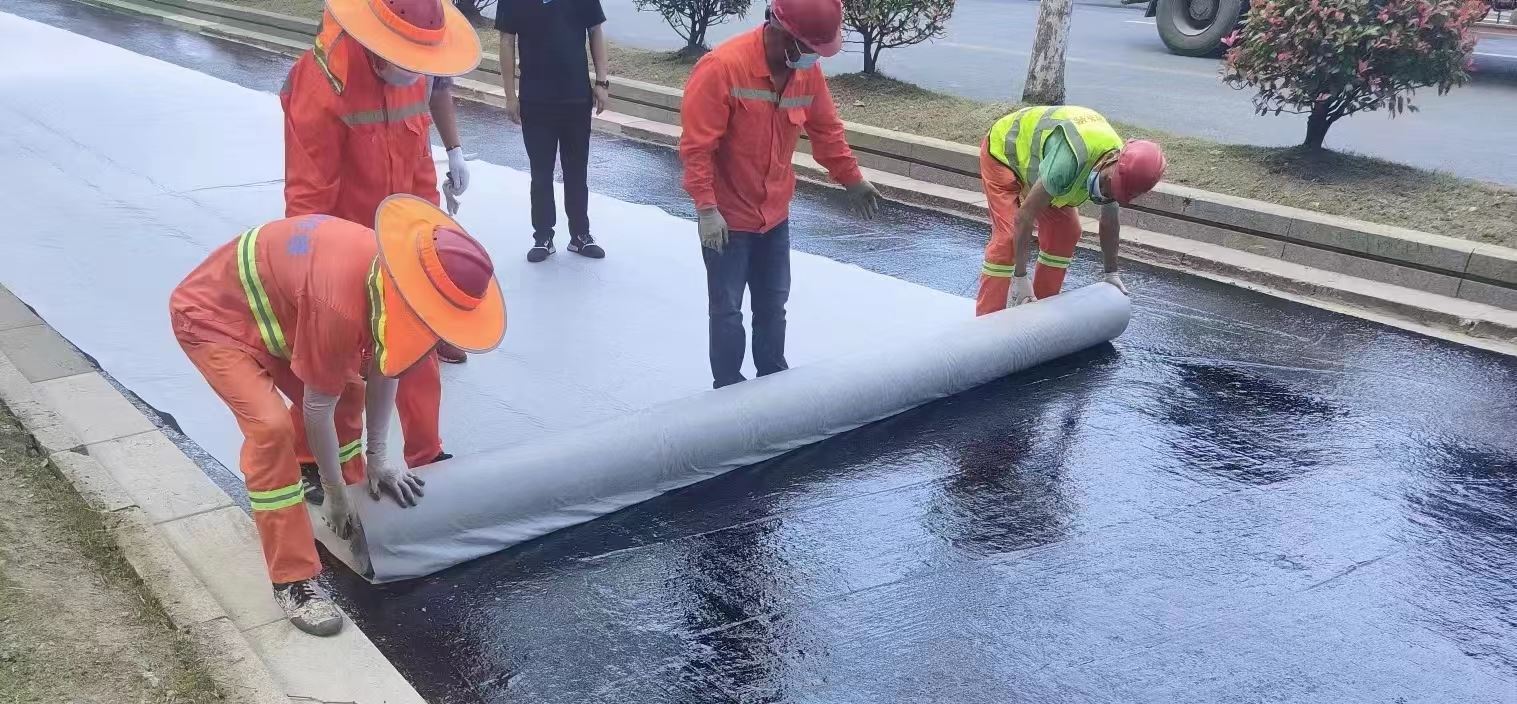内蒙古沥青道路加筋土工布厂家直销