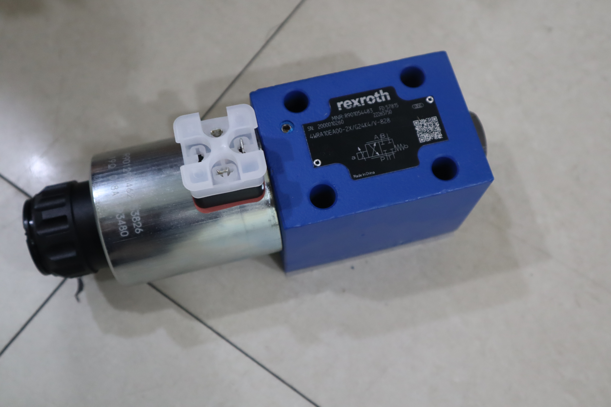 4WRA10EA00-2X/G24K4/V-828 R901054483 力士乐REXROTH比例阀