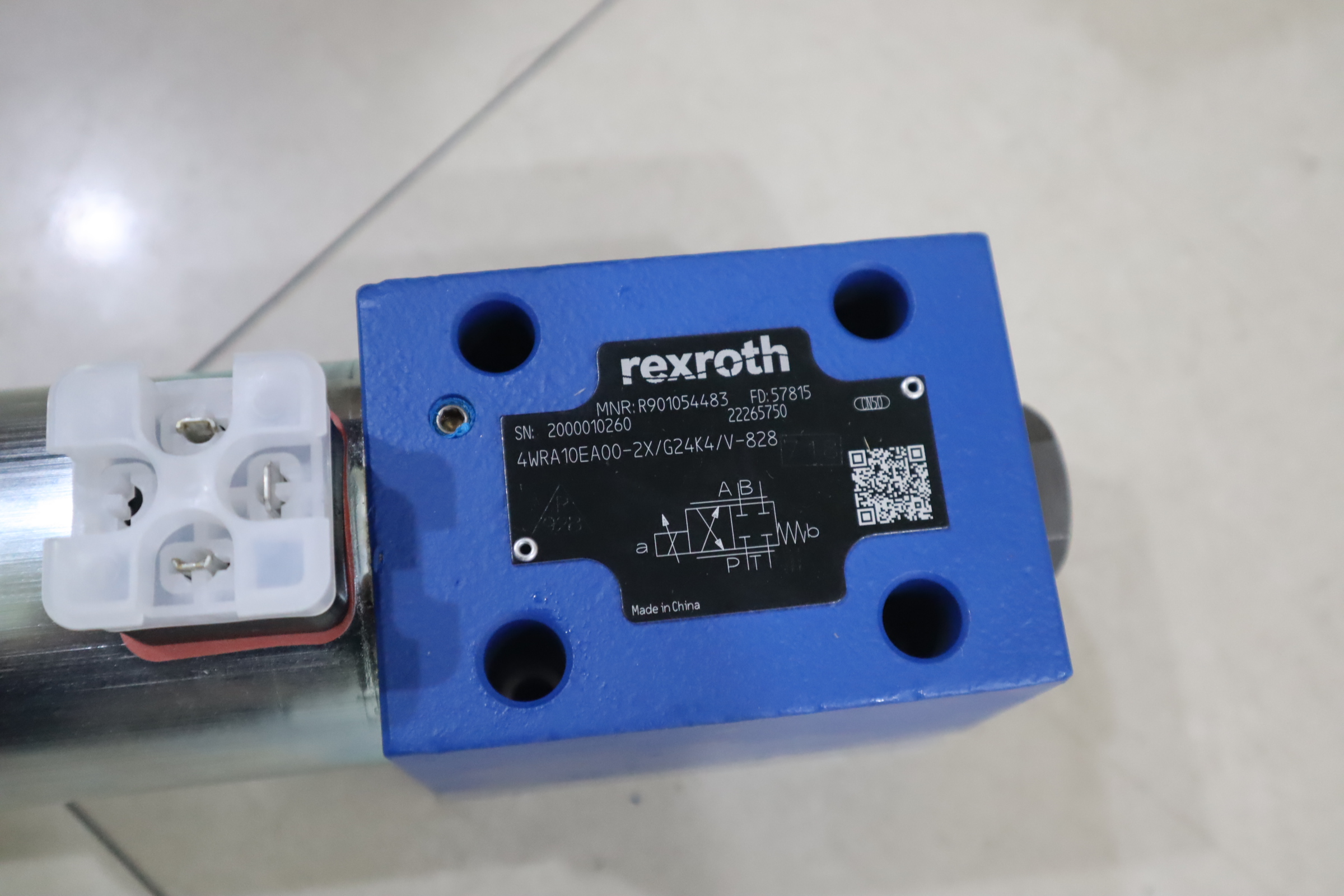 4WRA10EA00-2X/G24K4/V-828 R901054483 力士乐REXROTH比例阀