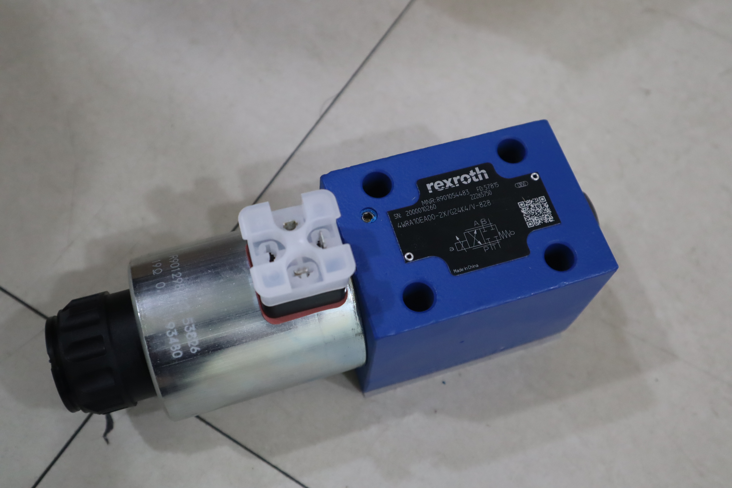 4WRA10EA00-2X/G24K4/V-828 R901054483 力士乐REXROTH比例阀