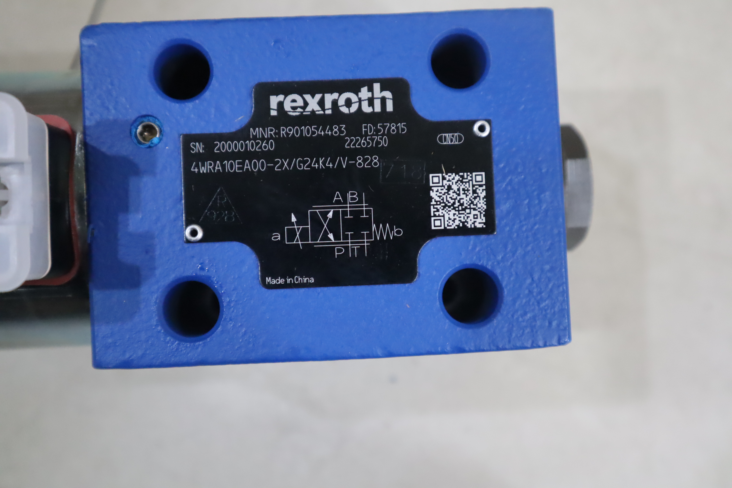 4WRA10EA00-2X/G24K4/V-828 R901054483 力士乐REXROTH比例阀