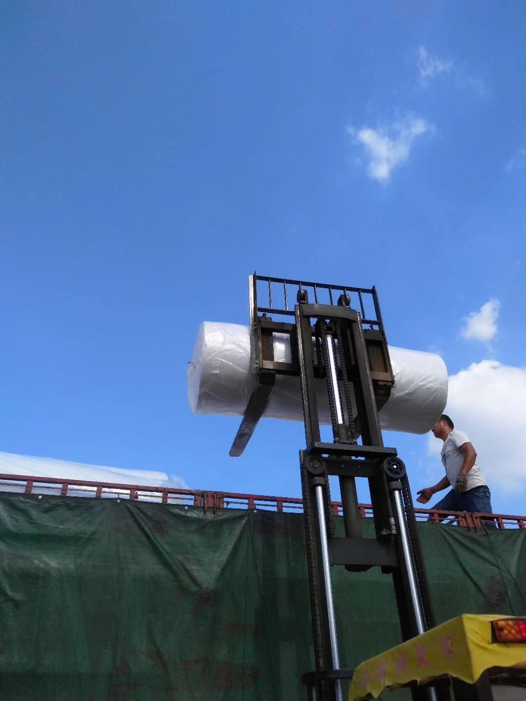 甘肃沥青道路加筋土工布生产厂家