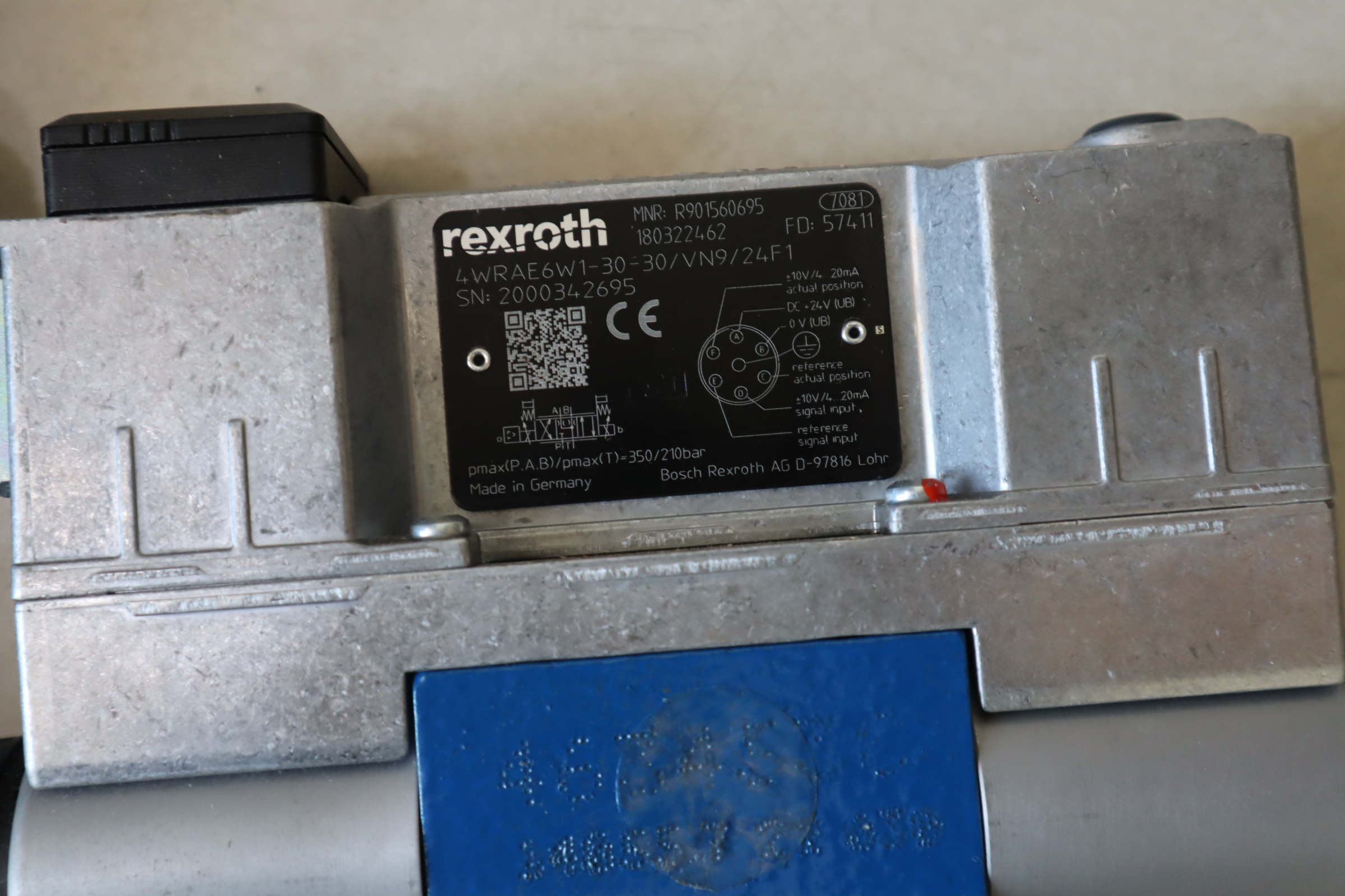 4WRAE6W1-30-3X/VN9/24F1 R901560695 德国力士乐REXROTH比例阀