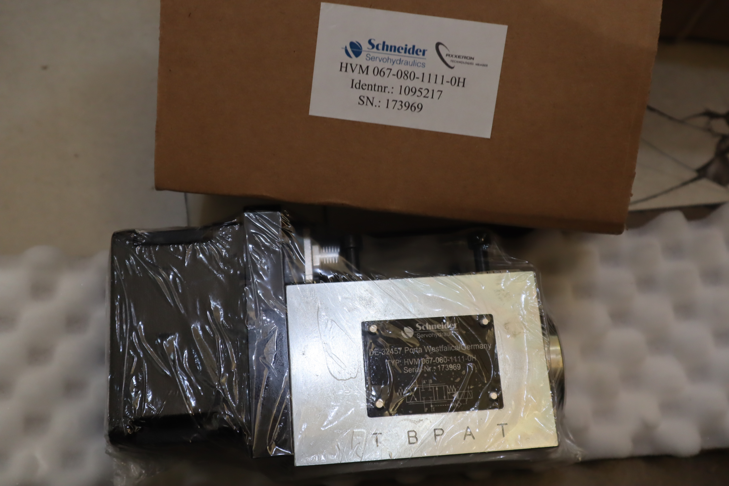 HVM 067-080-1111-0H 德国施耐德SCHNEIDER 伺服阀