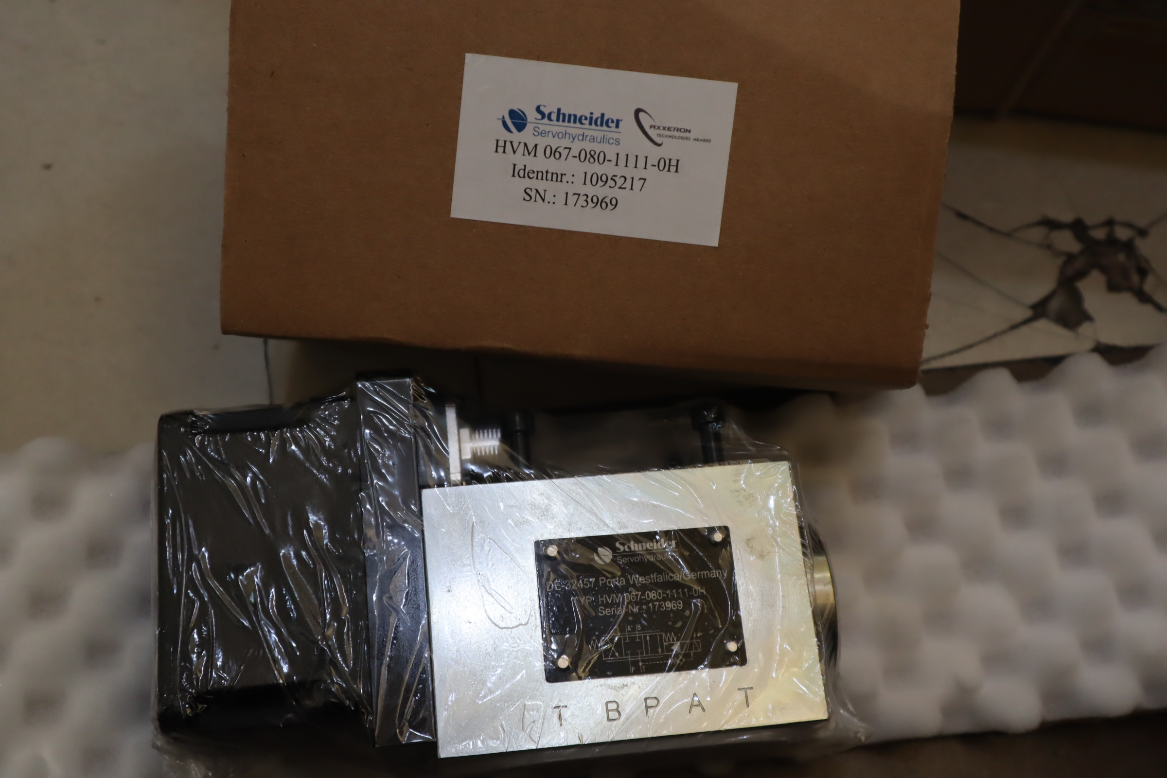 HVM 067-080-1111-0H 德国施耐德SCHNEIDER 伺服阀