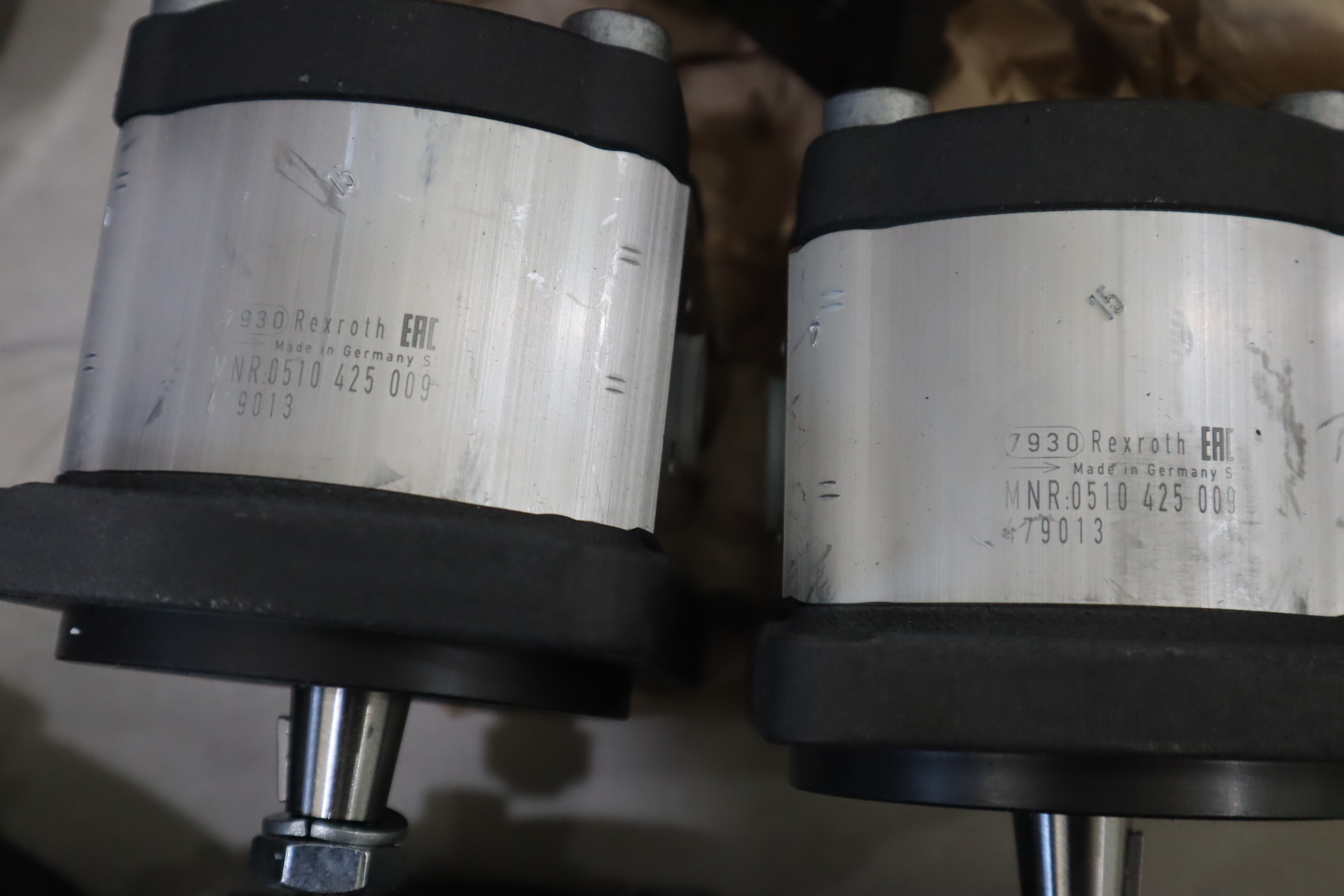 力士乐Rexroth齿轮泵MNR：0510425009型号AZPF11-008RCB20MB原装