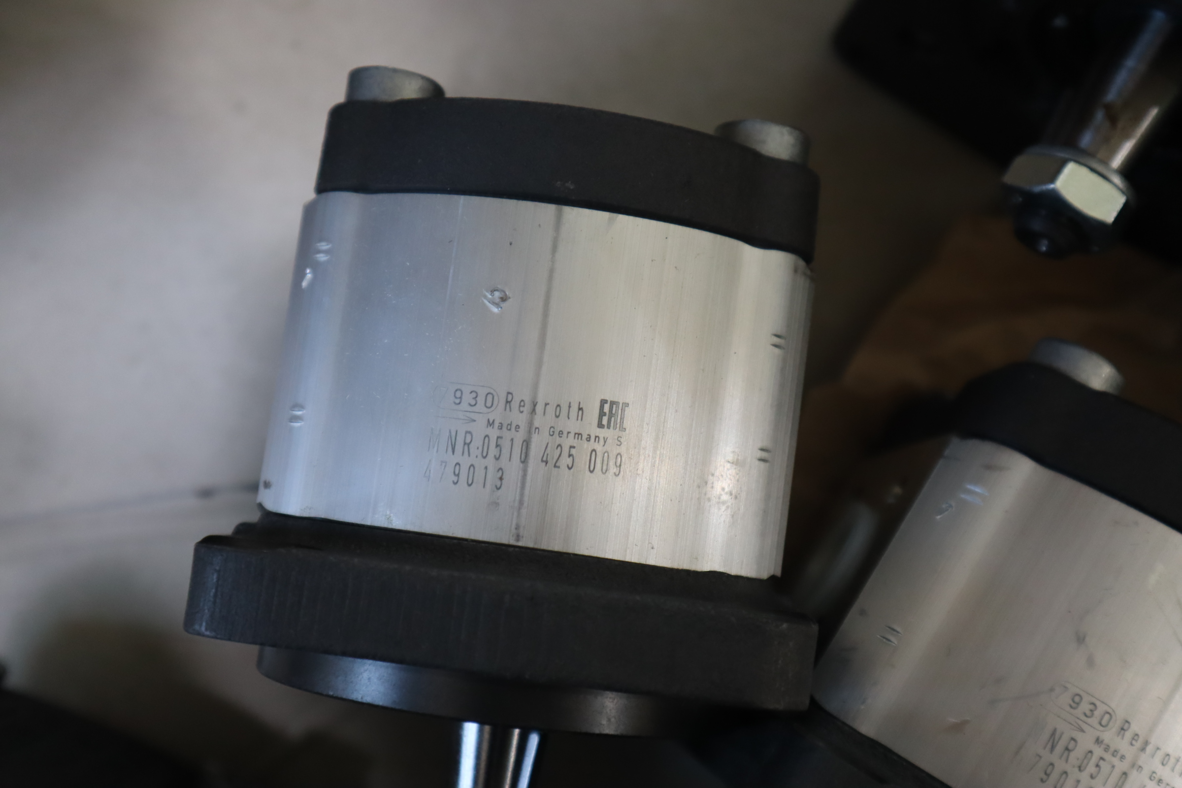 力士乐Rexroth齿轮泵MNR：0510425009型号AZPF11-008RCB20MB原装