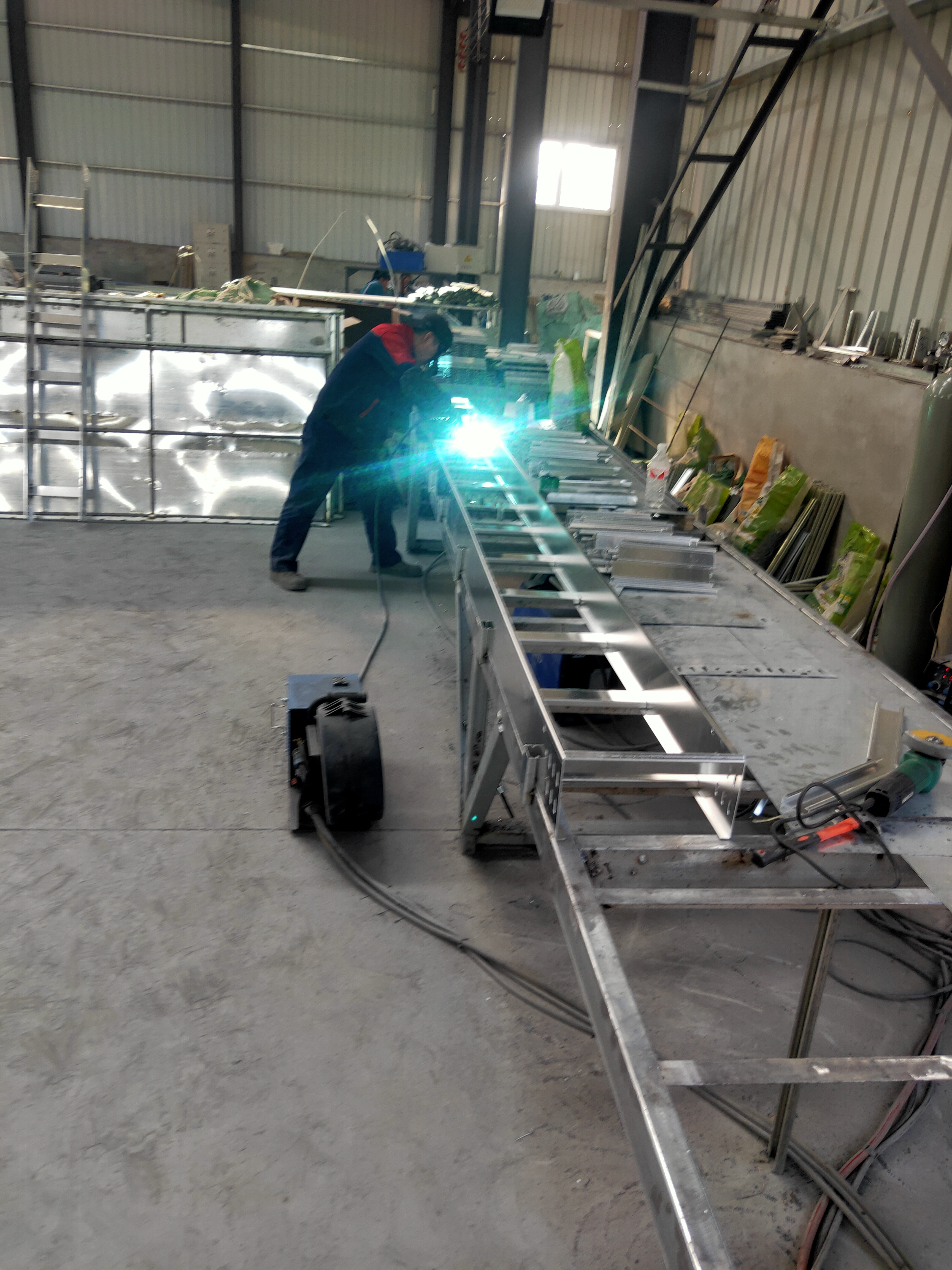 铝合金梯式桥架