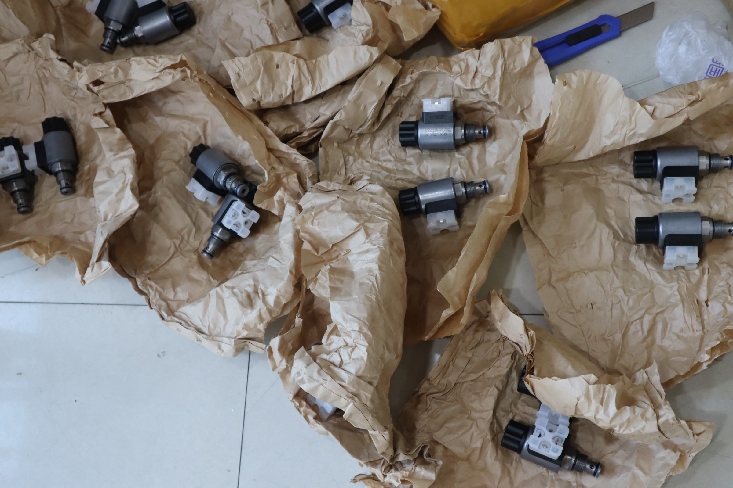 3000249 24 VDC WSM06020Z-01M-C-N-DG24 德国贺德克HYDAC液压阀