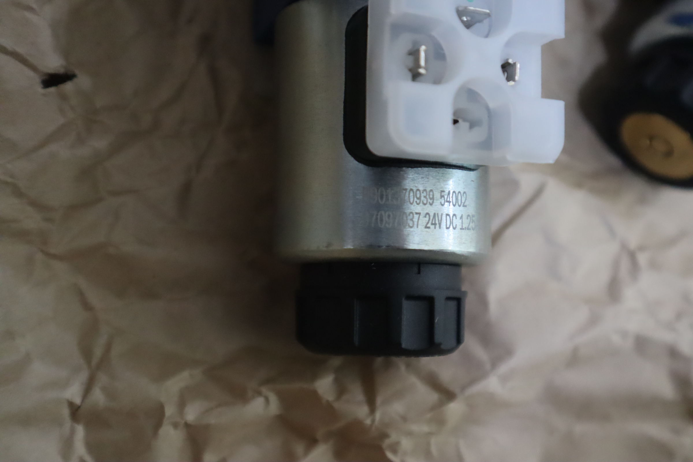 4WE6D6X/EG24N9K4/ZV R901068595 德国力士乐REXROTH电磁阀