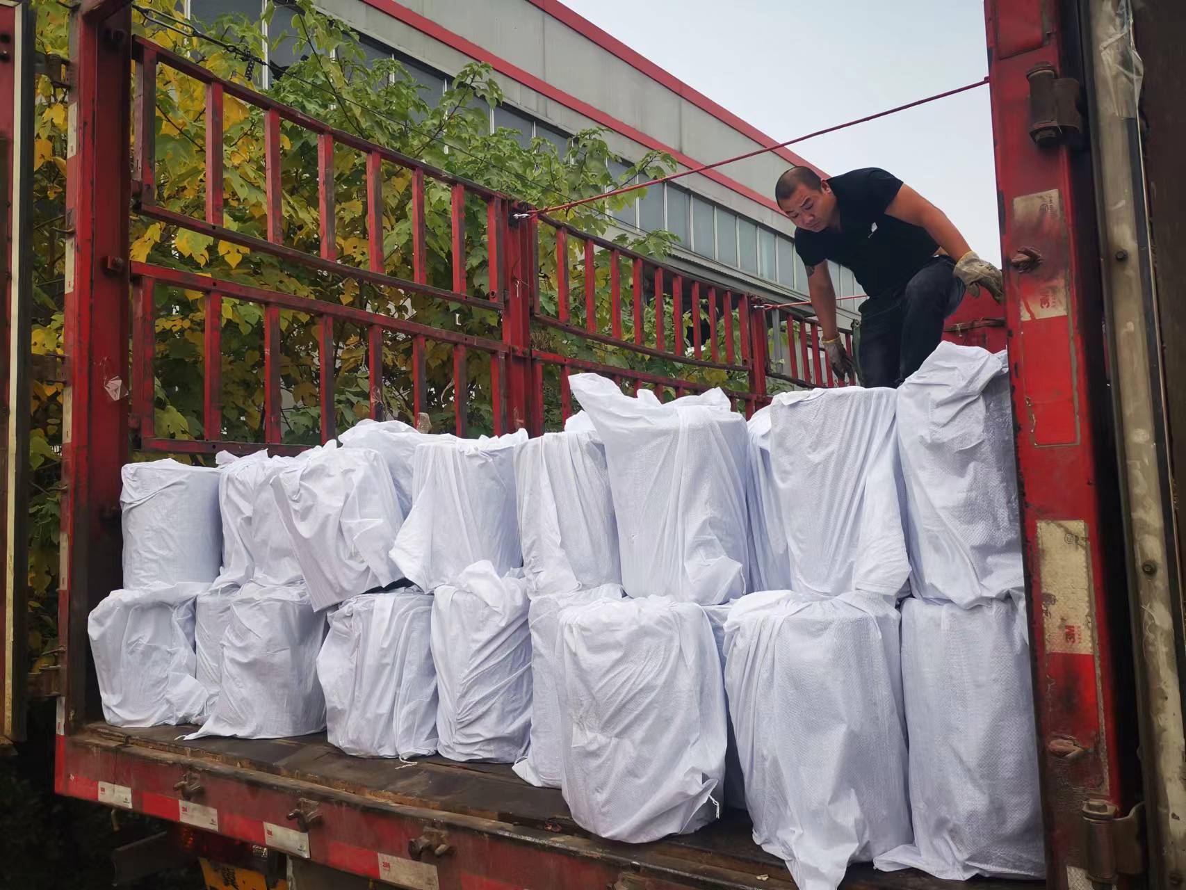 海南玻纤布防裂贴价格