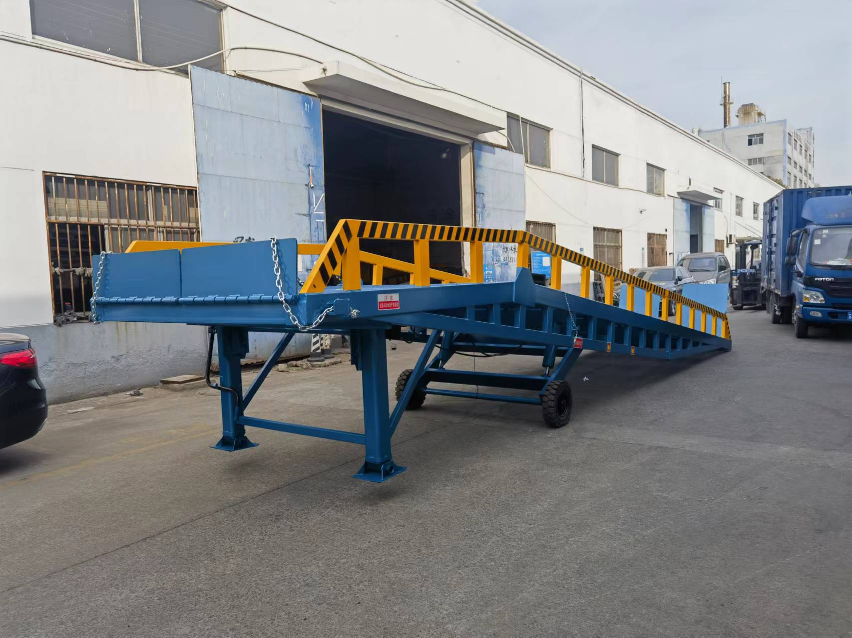 琇泽供应 集装箱装卸平台 江苏移动式液压登车桥平台 月台升降伸缩 可折叠节省时间 运行平稳