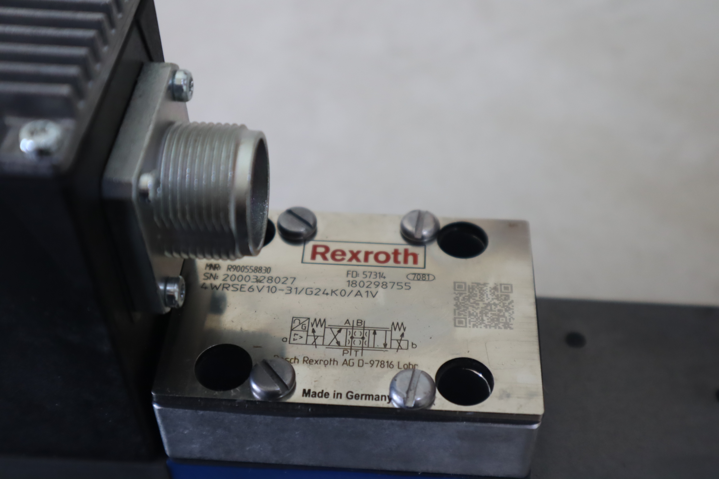 4WRSE6V10-31/G24K0/A1V R900558830 德国力士乐REXROTH比例阀