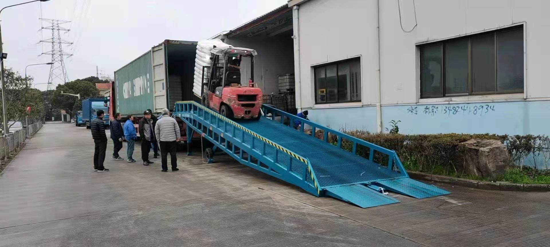  浙江装卸平台集装箱 仓库液压升降机 琇泽机械