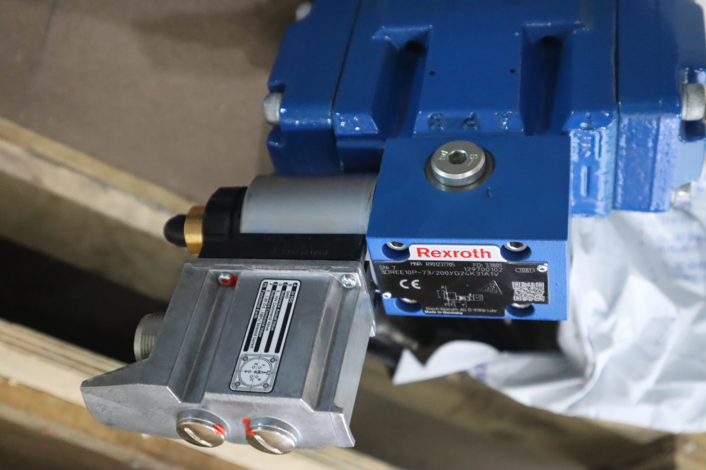 R901237705 3DREE10P-72/200YG24K31A1V 力士乐REXROTH比例减压阀