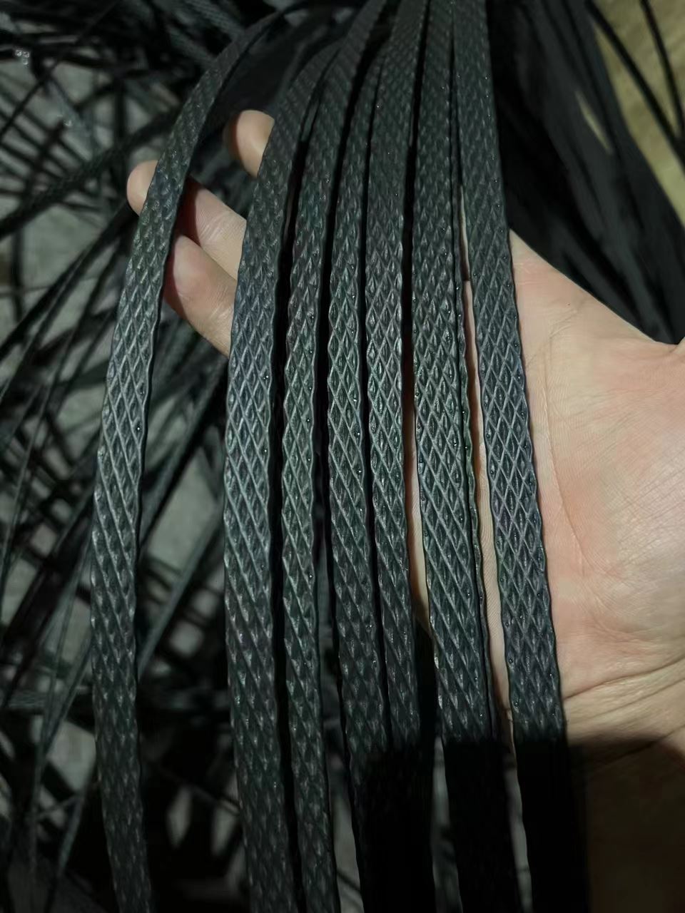 香港 带钢丝土工格栅 生产厂家