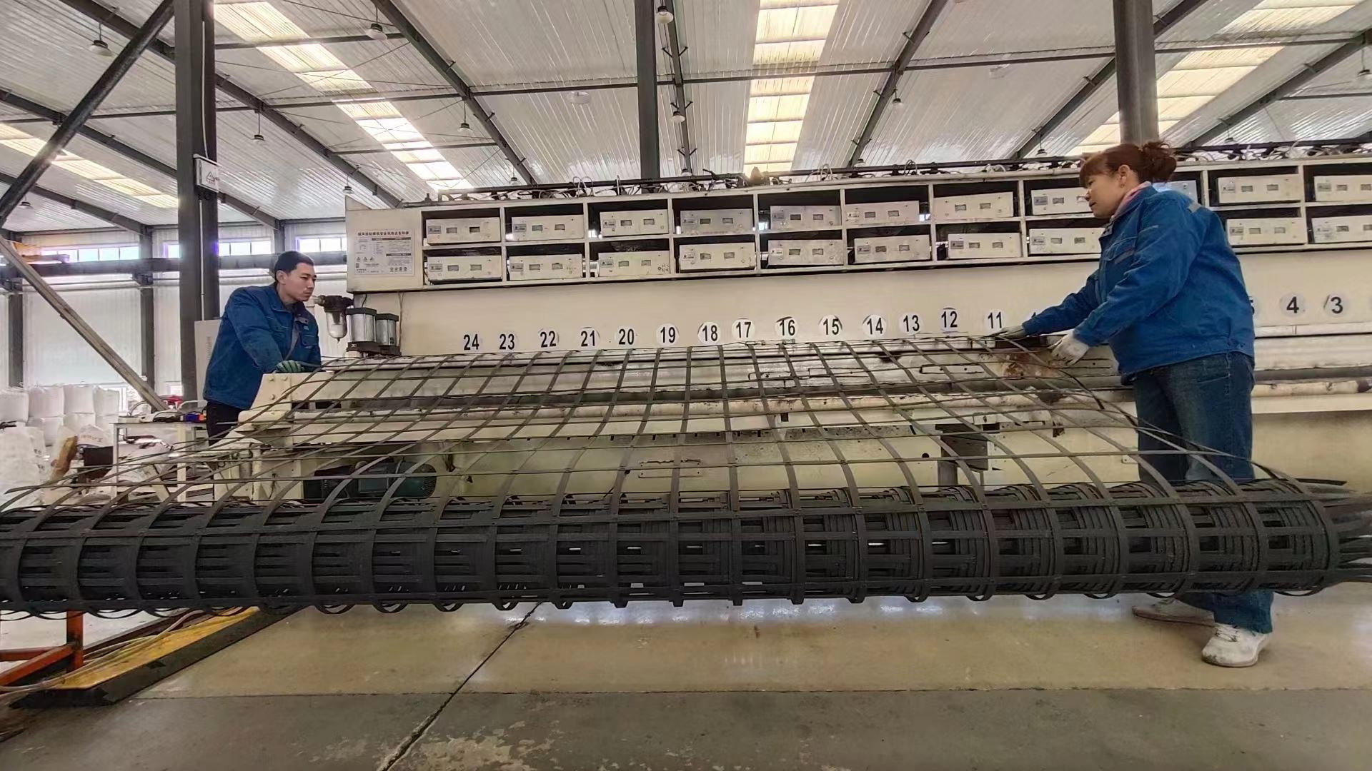 上海 国标50KN钢塑格栅 报价