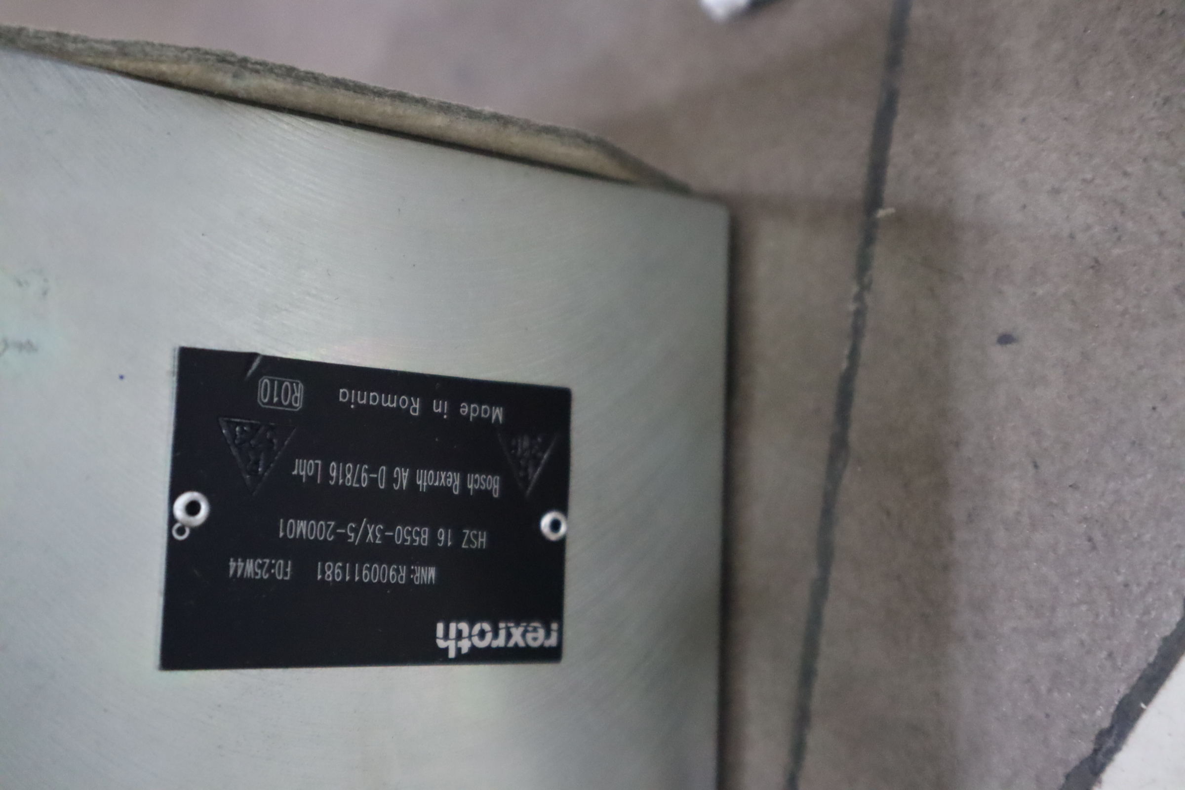 R900911981 HSZ 16 B550-3X/5-200M01 德国力士乐REXROTH过渡板