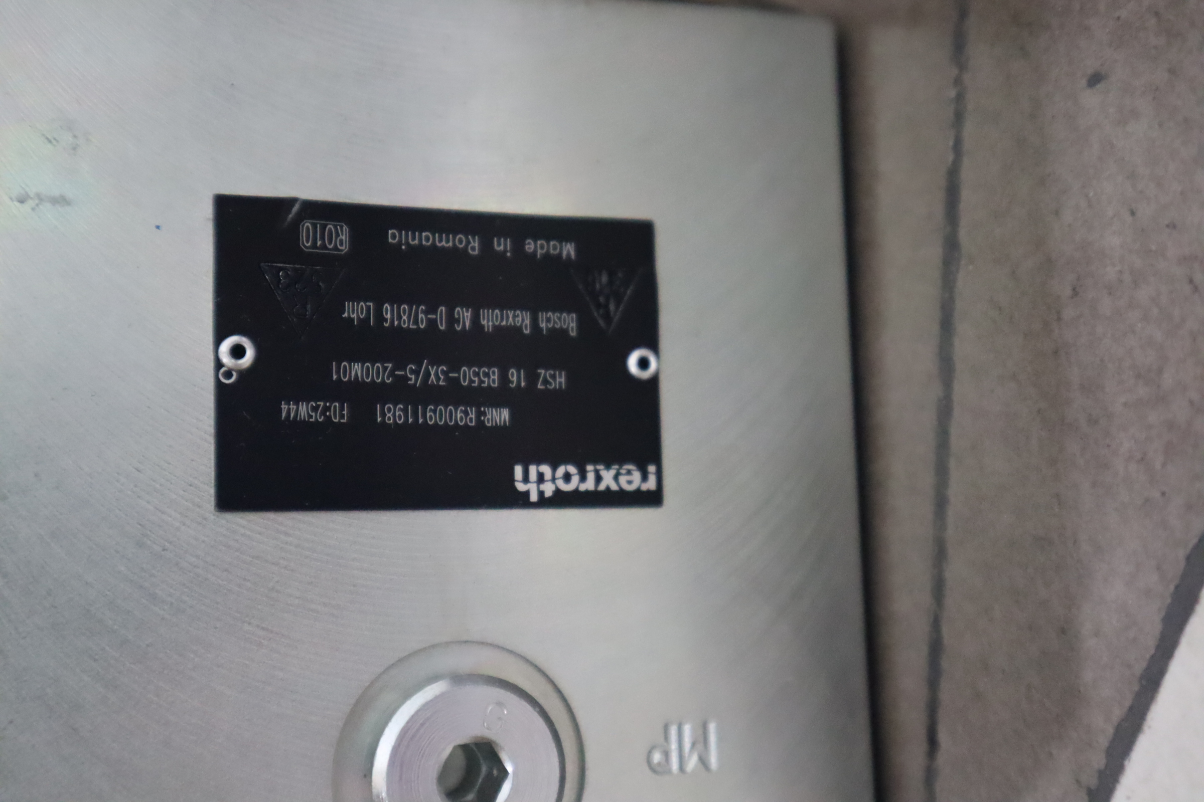 R900911981 HSZ 16 B550-3X/5-200M01 德国力士乐REXROTH过渡板