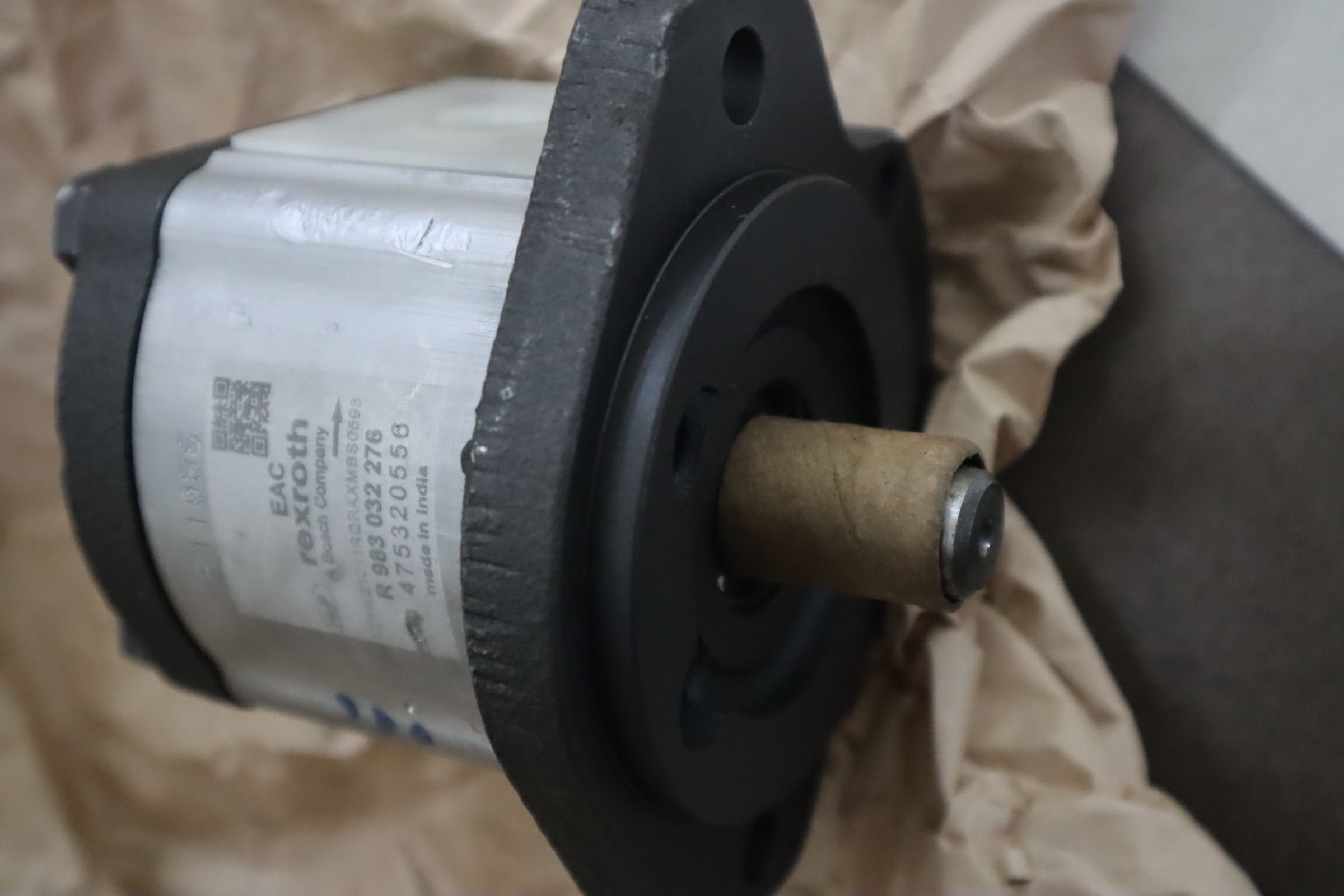 AZPW21011RQRXXMBS0593 R983032276 德国力士乐REXROTH齿轮泵