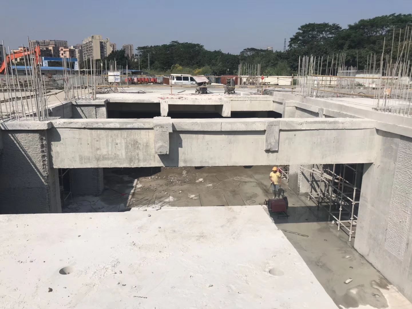 百色无砟轨道床板切割拆除班组