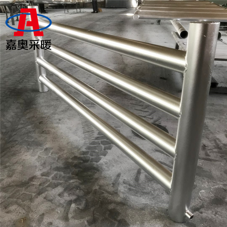 花卉大棚用4根光排管暖气片 五柱光面钢管暖气片