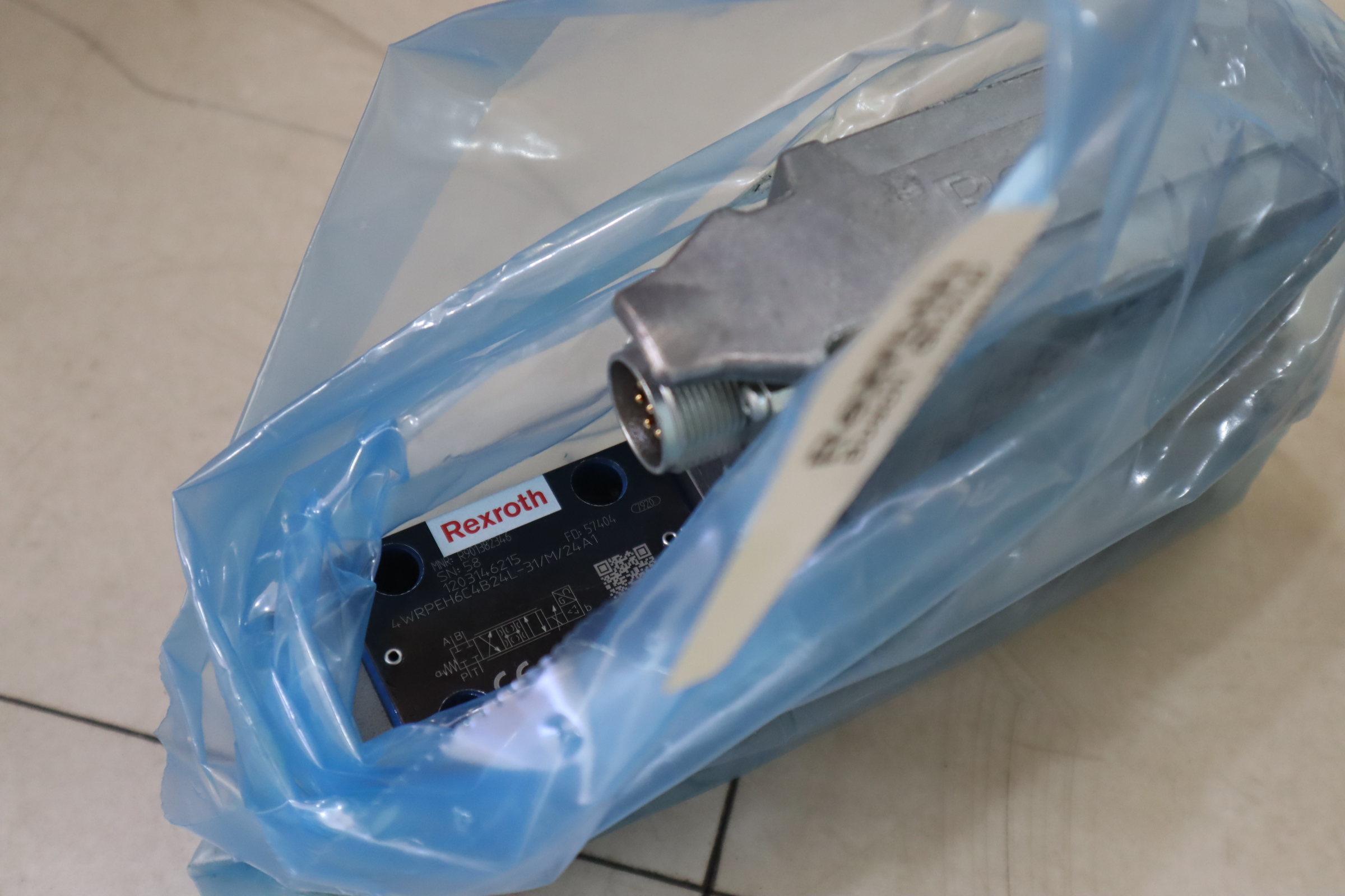 4WRPEH6C4B24L-3X/M/24A1 R901382346 力士乐REXROTH高响比例阀